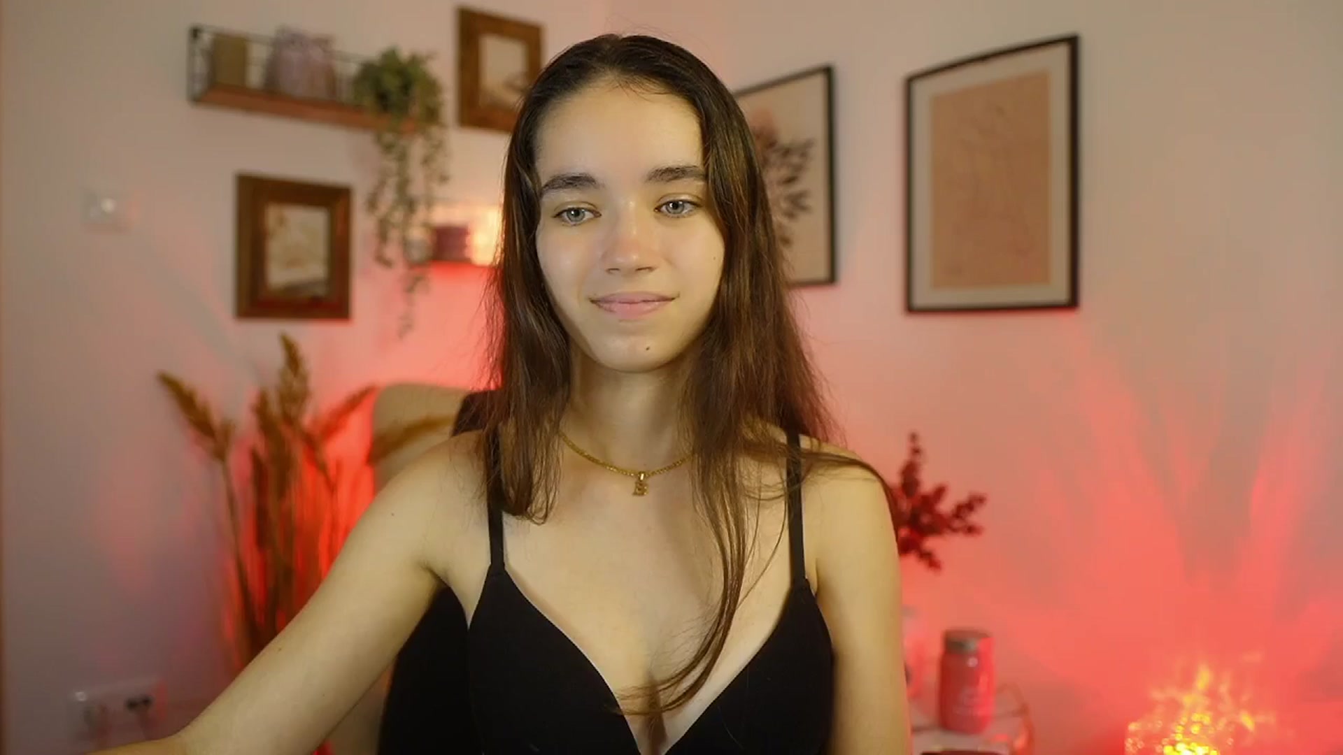 Gallery image thumbnail from Gia_Paige18's myfreecams stream on, 09/28/2025, 10:03 image 3 of 20