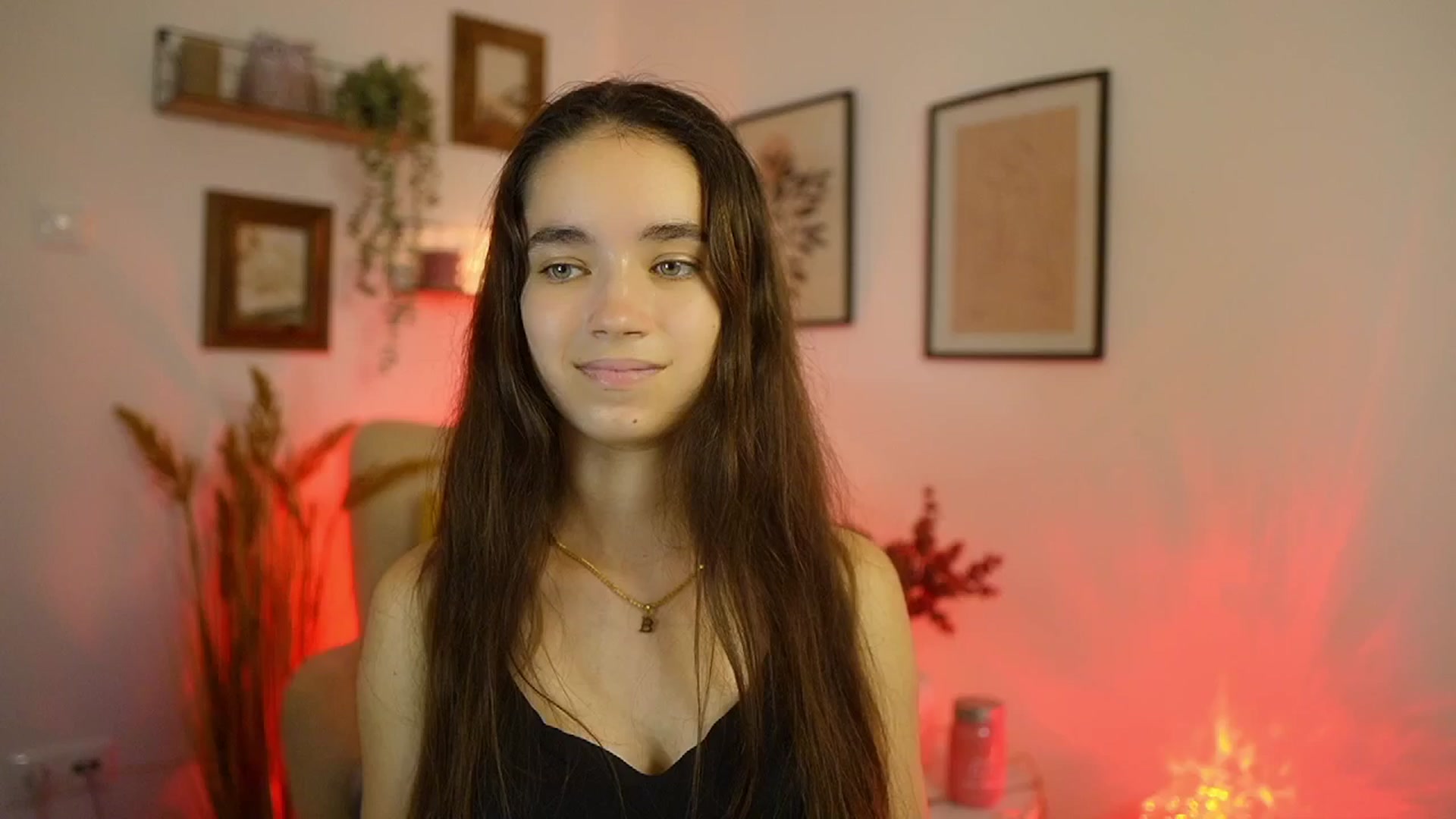 Gallery image thumbnail from Gia_Paige18's myfreecams stream on, 09/28/2025, 10:54 image 9 of 20