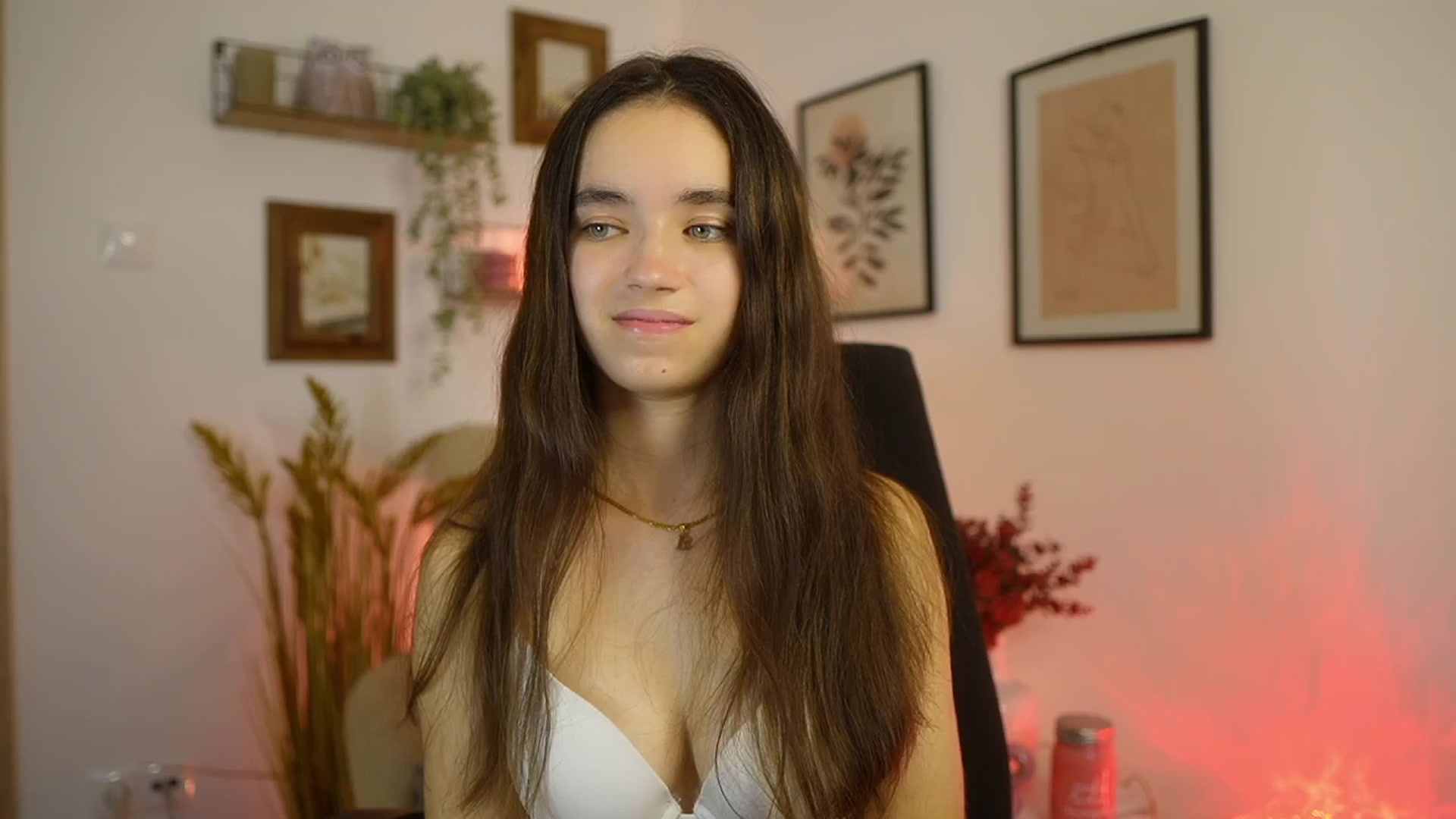 Gallery image thumbnail from Gia_Paige18's myfreecams stream on, 10/05/2025, 16:29 image 3 of 20