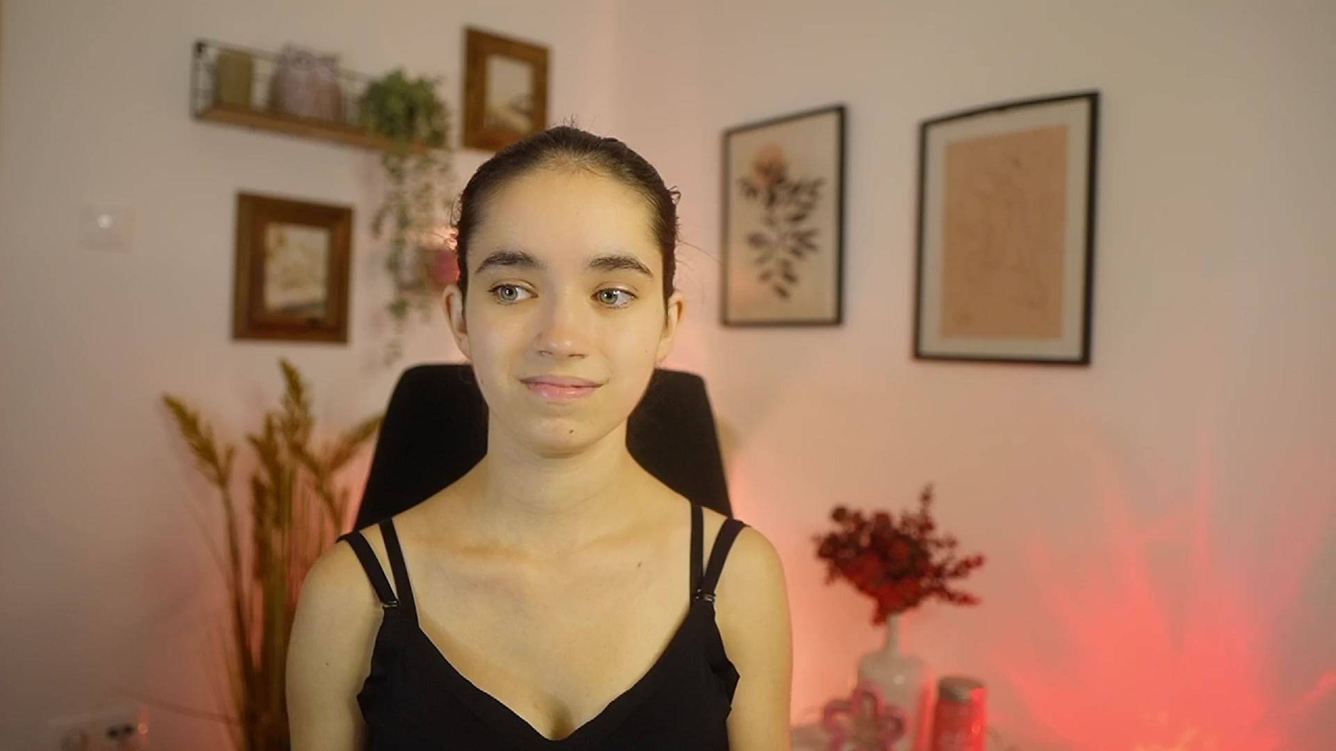 Gallery image thumbnail from Gia_Paige18's myfreecams stream on, 10/09/2025, 17:13 image 14 of 20