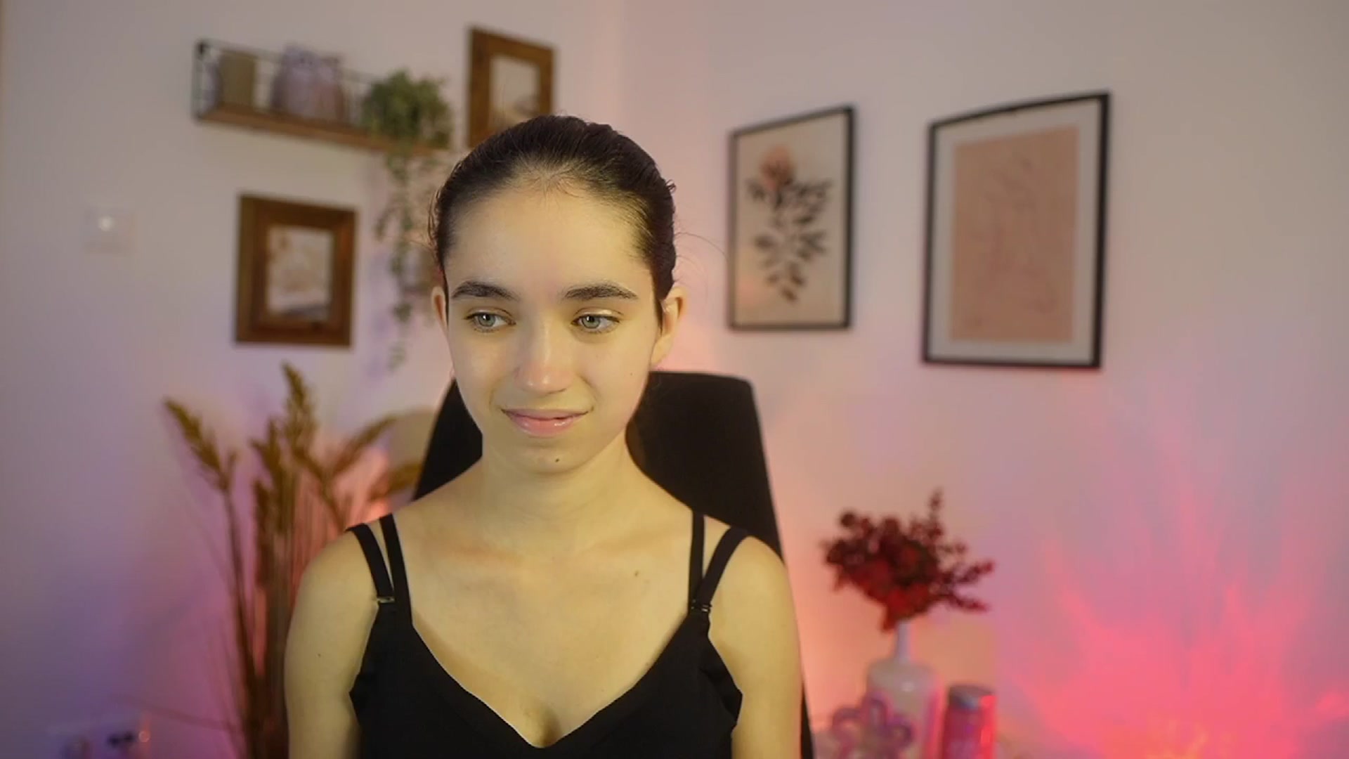 Gallery image thumbnail from Gia_Paige18's myfreecams stream on, 10/09/2025, 17:13 image 11 of 20