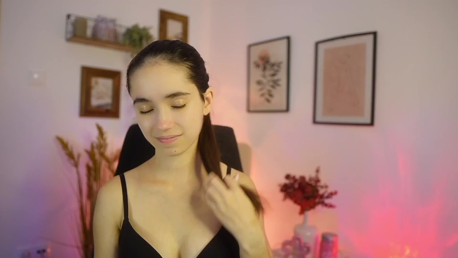 Gallery image thumbnail from Gia_Paige18's myfreecams stream on, 10/09/2025, 17:13 image 5 of 20