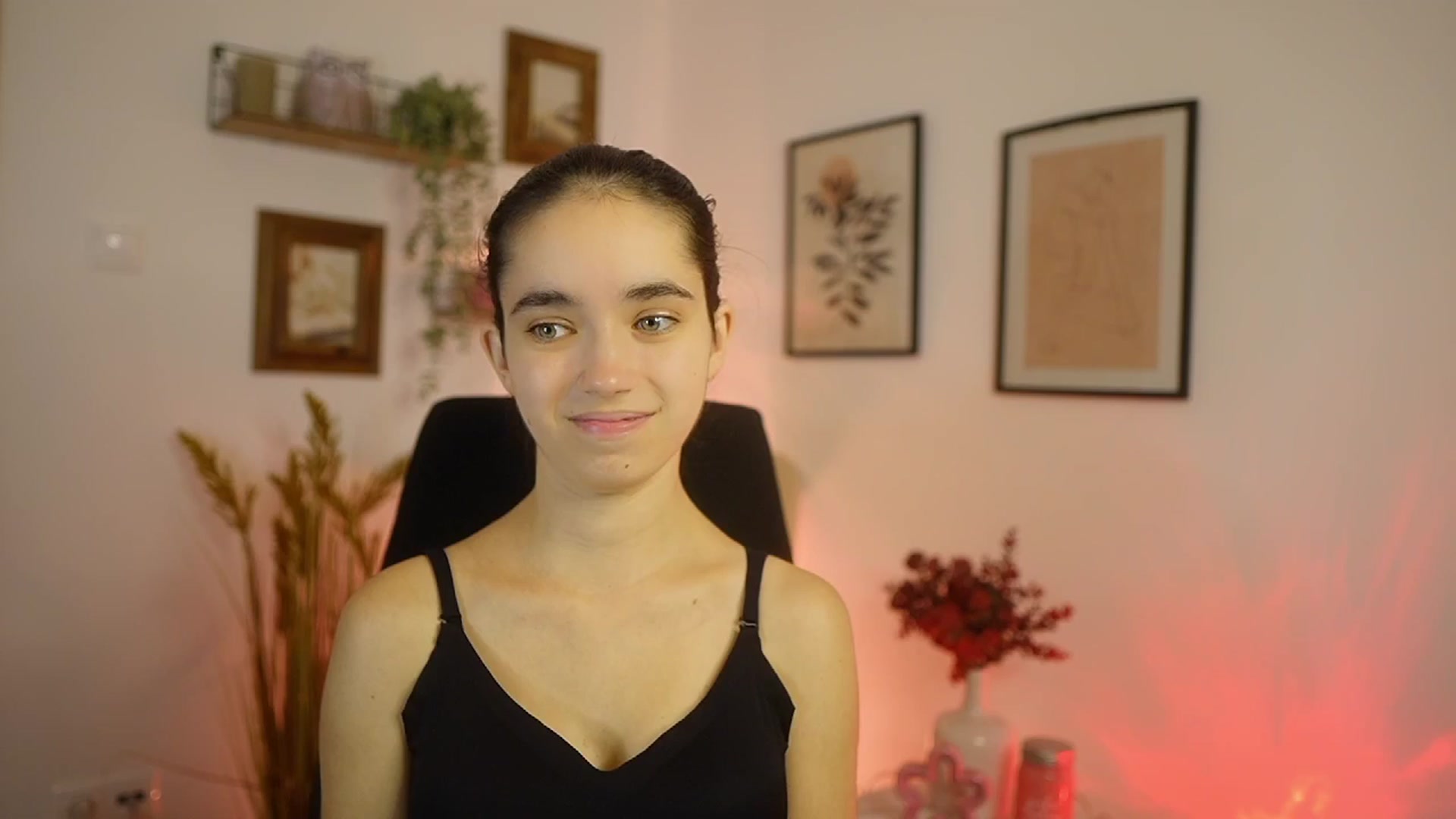 Gallery image thumbnail from Gia_Paige18's myfreecams stream on, 10/09/2025, 17:13 image 15 of 20