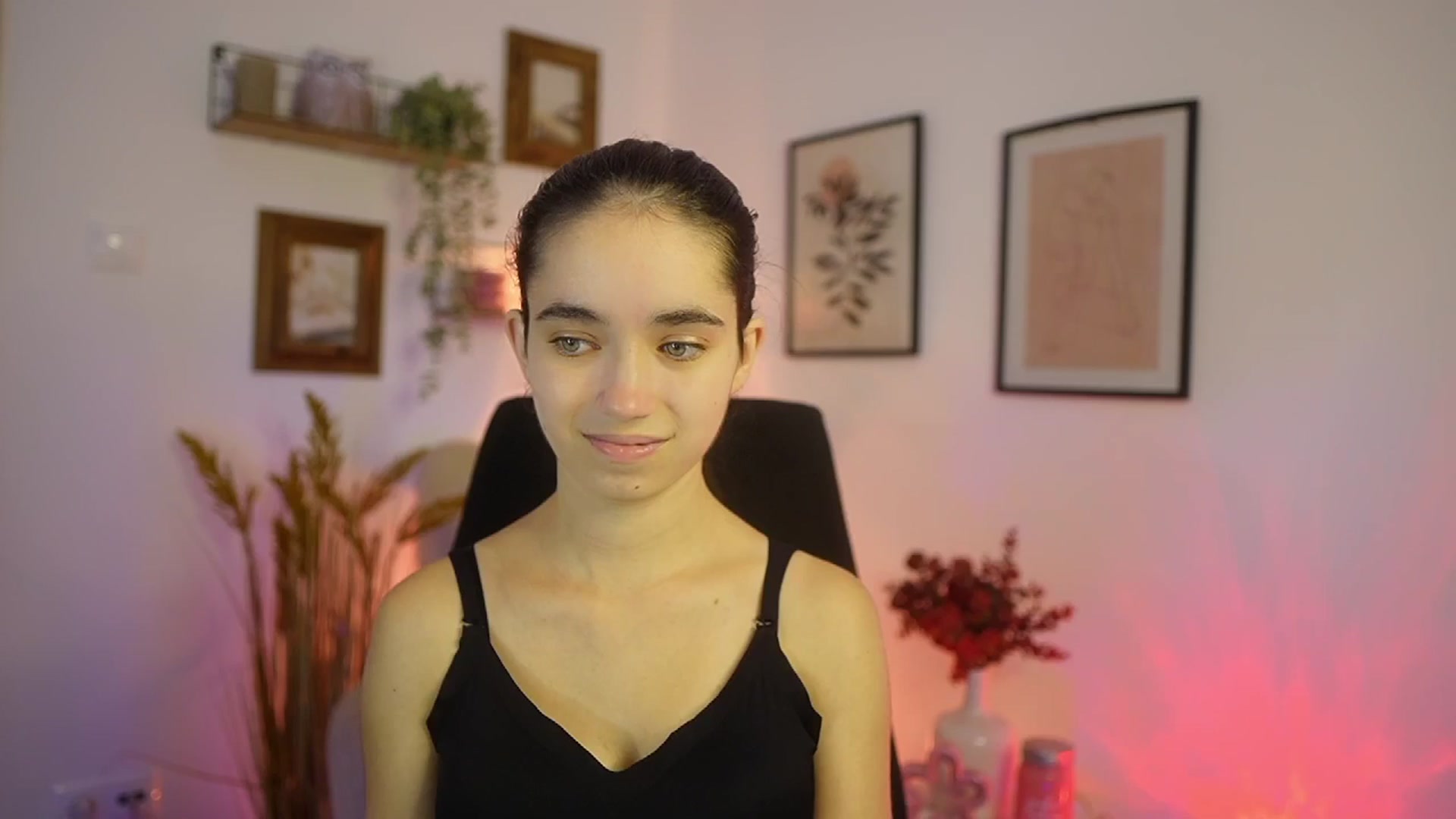 Gallery image thumbnail from Gia_Paige18's myfreecams stream on, 10/09/2025, 17:13 image 9 of 20