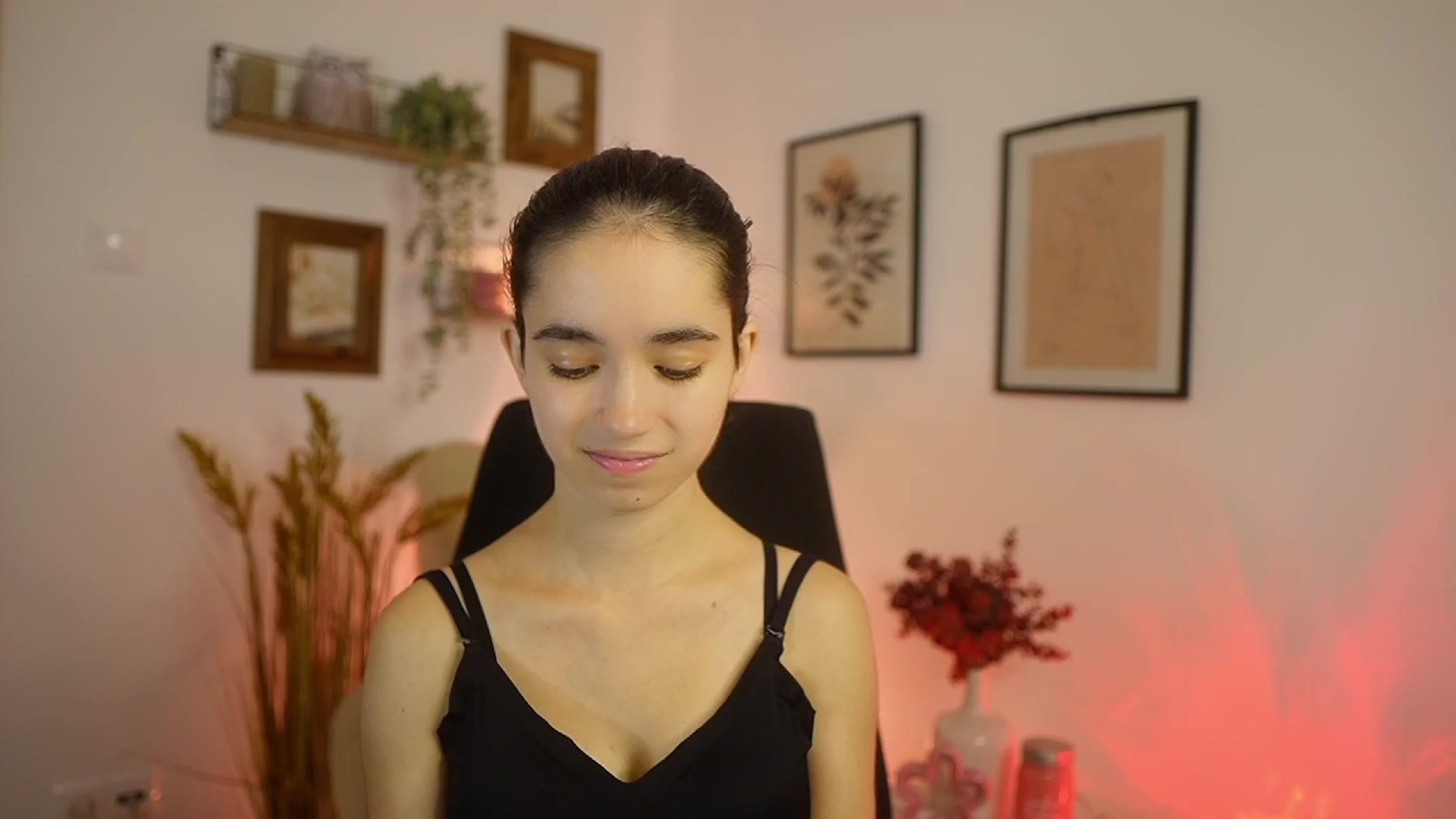 Gallery image thumbnail from Gia_Paige18's myfreecams stream on, 10/09/2025, 17:13 image 16 of 20