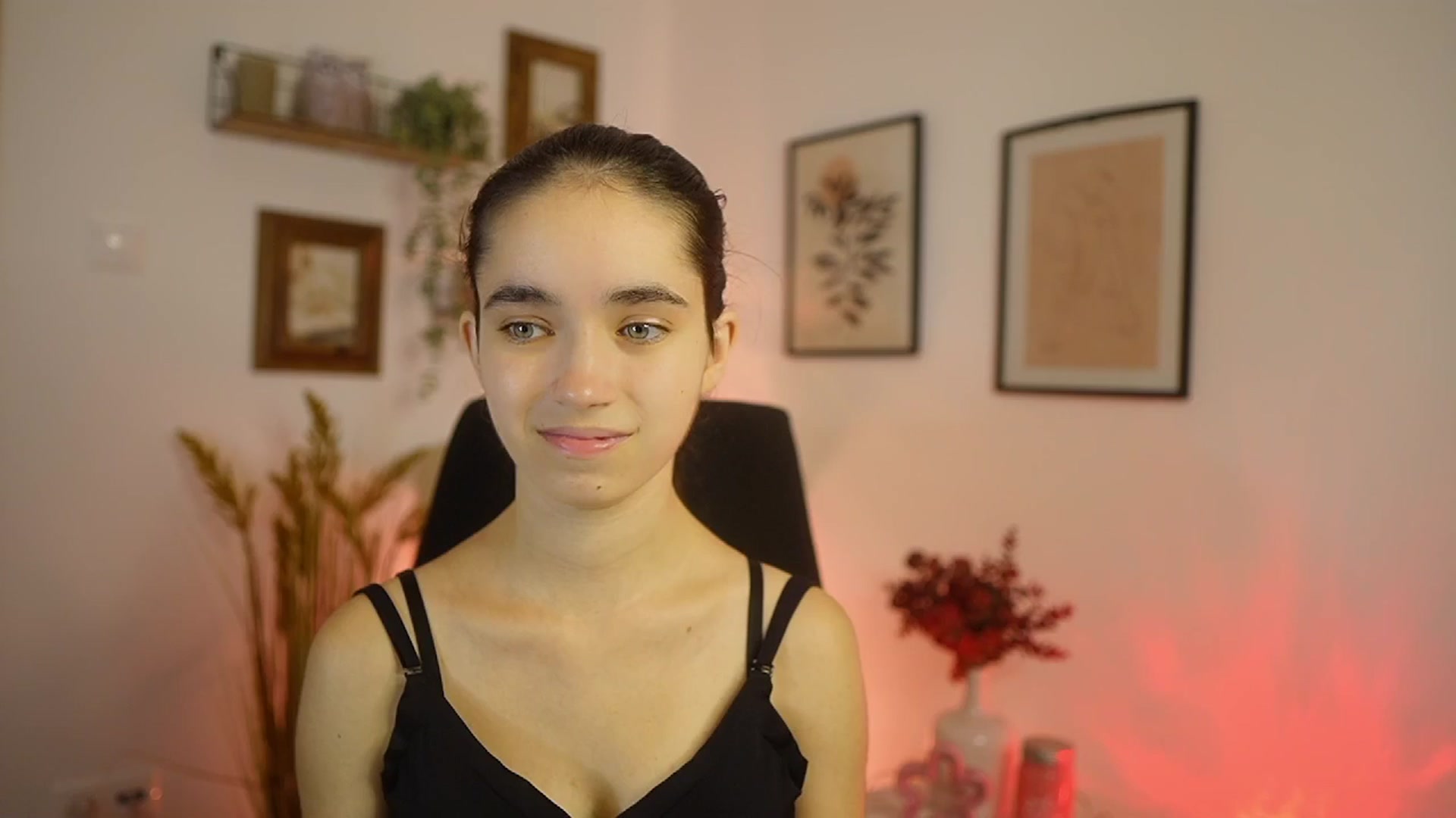 Gallery image thumbnail from Gia_Paige18's myfreecams stream on, 10/09/2025, 17:13 image 13 of 20