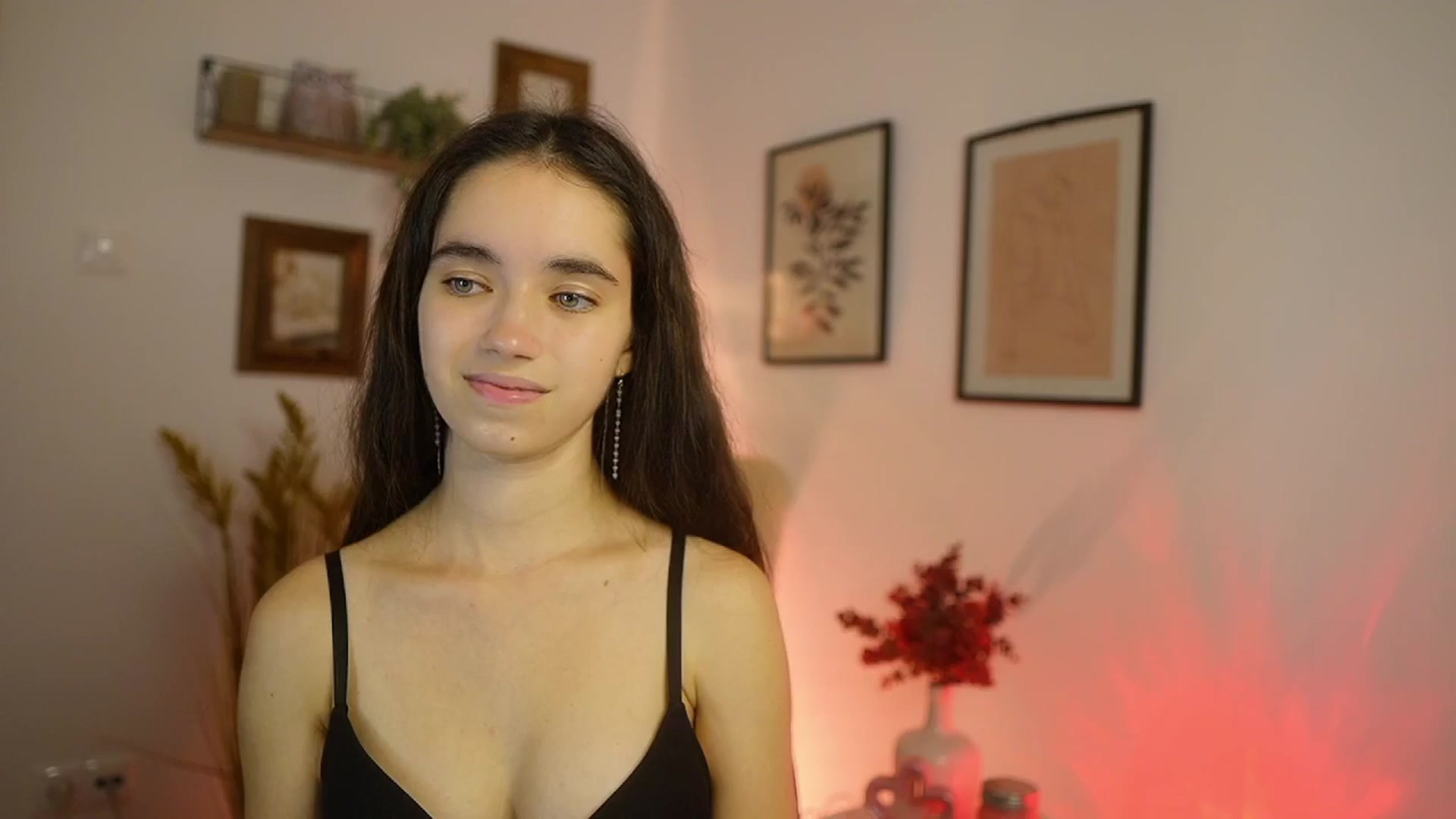 Gallery image thumbnail from Gia_Paige18's myfreecams stream on, 10/10/2025, 17:59 image 10 of 20