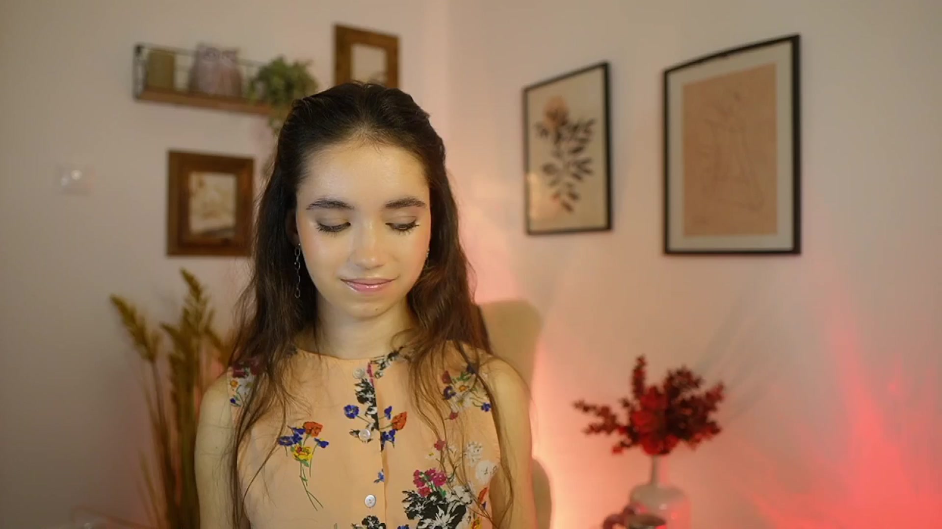 Gallery image thumbnail from Gia_Paige18's myfreecams stream on, 10/14/2025, 17:54 image 10 of 20