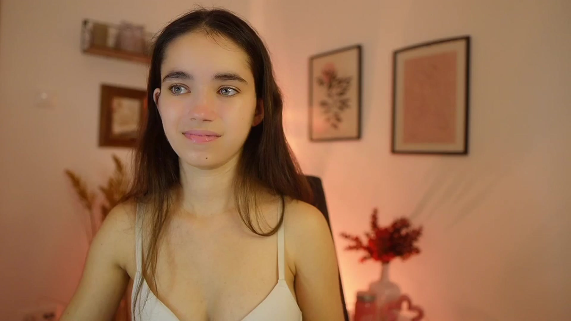 Gallery image thumbnail from Gia_Paige18's myfreecams stream on, 10/16/2025, 17:59 image 6 of 20