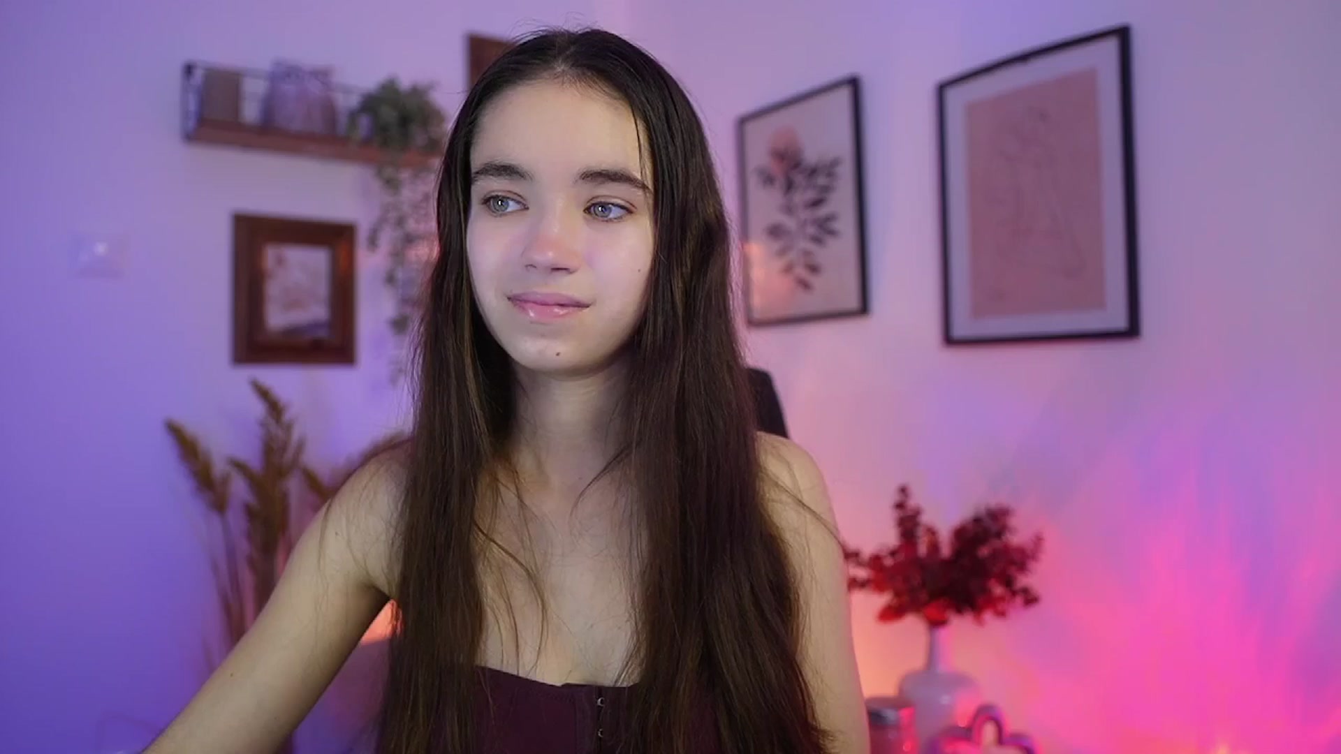 Gallery image thumbnail from Gia_Paige18's myfreecams stream on, 10/17/2025, 12:06 image 7 of 20