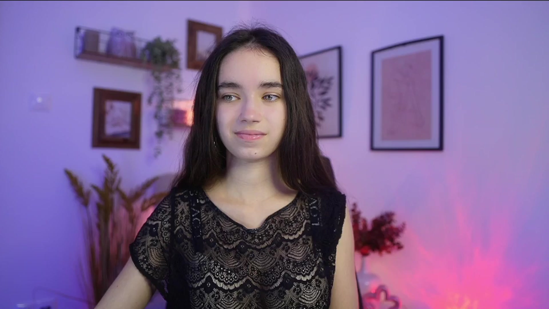 Gallery image thumbnail from Gia_Paige18's myfreecams stream on, 10/19/2025, 12:17 image 19 of 20