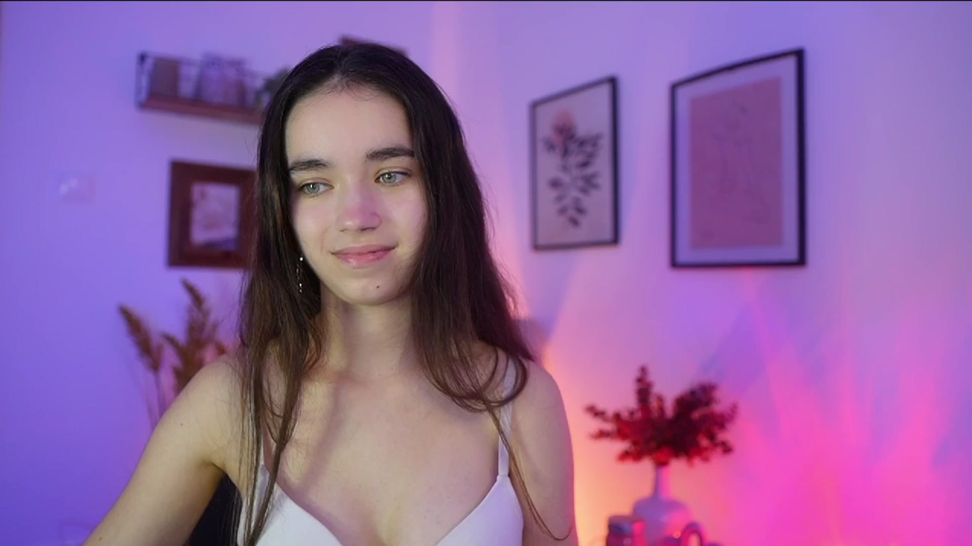 Gallery image thumbnail from Gia_Paige18's myfreecams stream on, 10/21/2025, 15:30 image 3 of 20