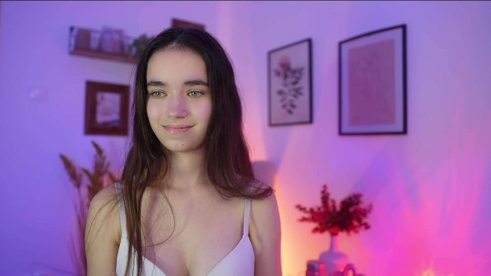 Gallery image thumbnail from Gia_Paige18's myfreecams stream on, 10/21/2025, 15:30 image 12 of 20