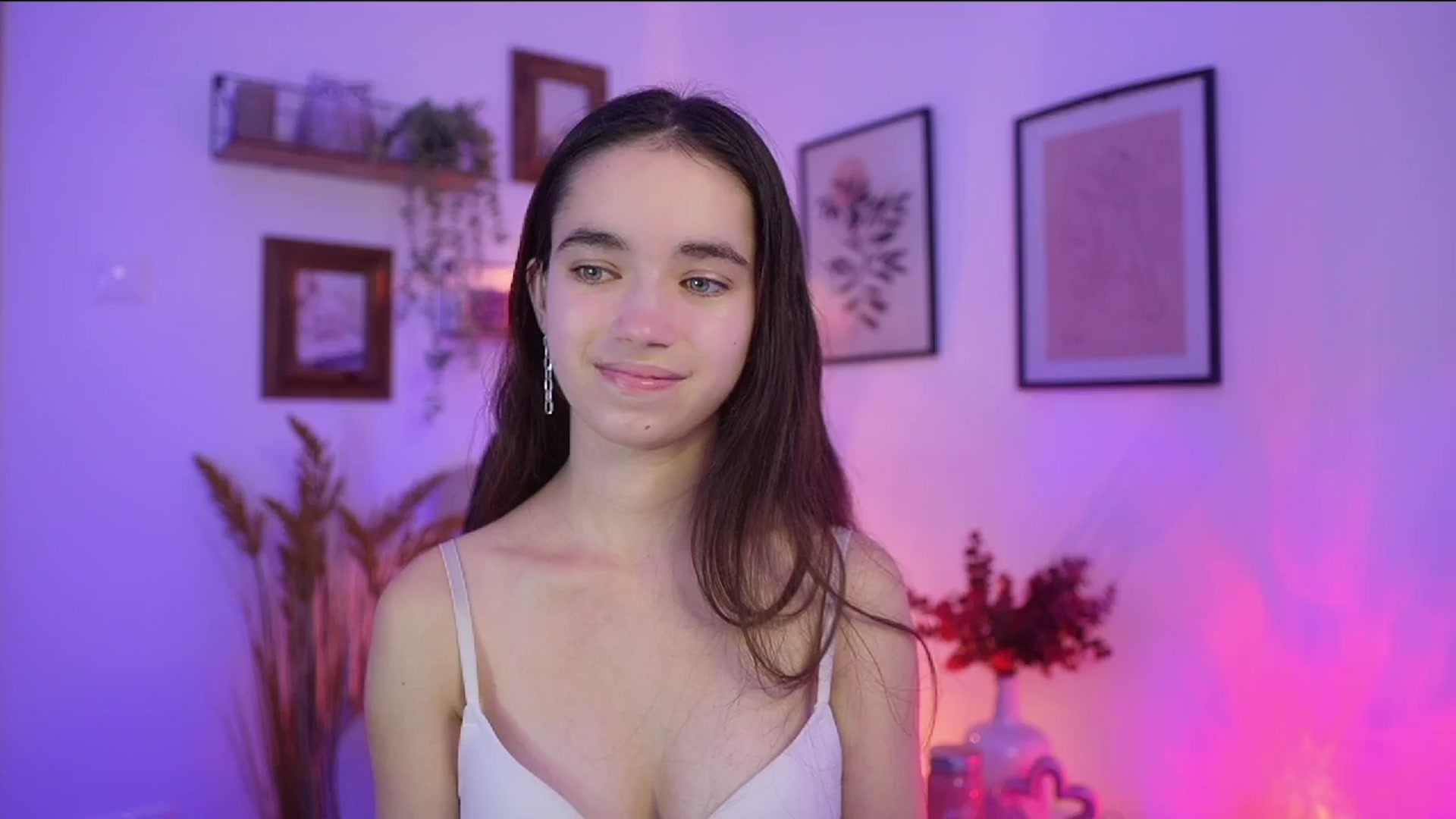 Gallery image thumbnail from Gia_Paige18's myfreecams stream on, 10/23/2025, 15:22 image 10 of 20