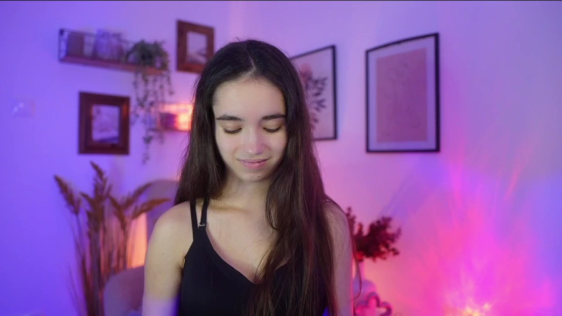 Gallery image thumbnail from Gia_Paige18's myfreecams stream on, 10/26/2025, 17:17 image 18 of 20