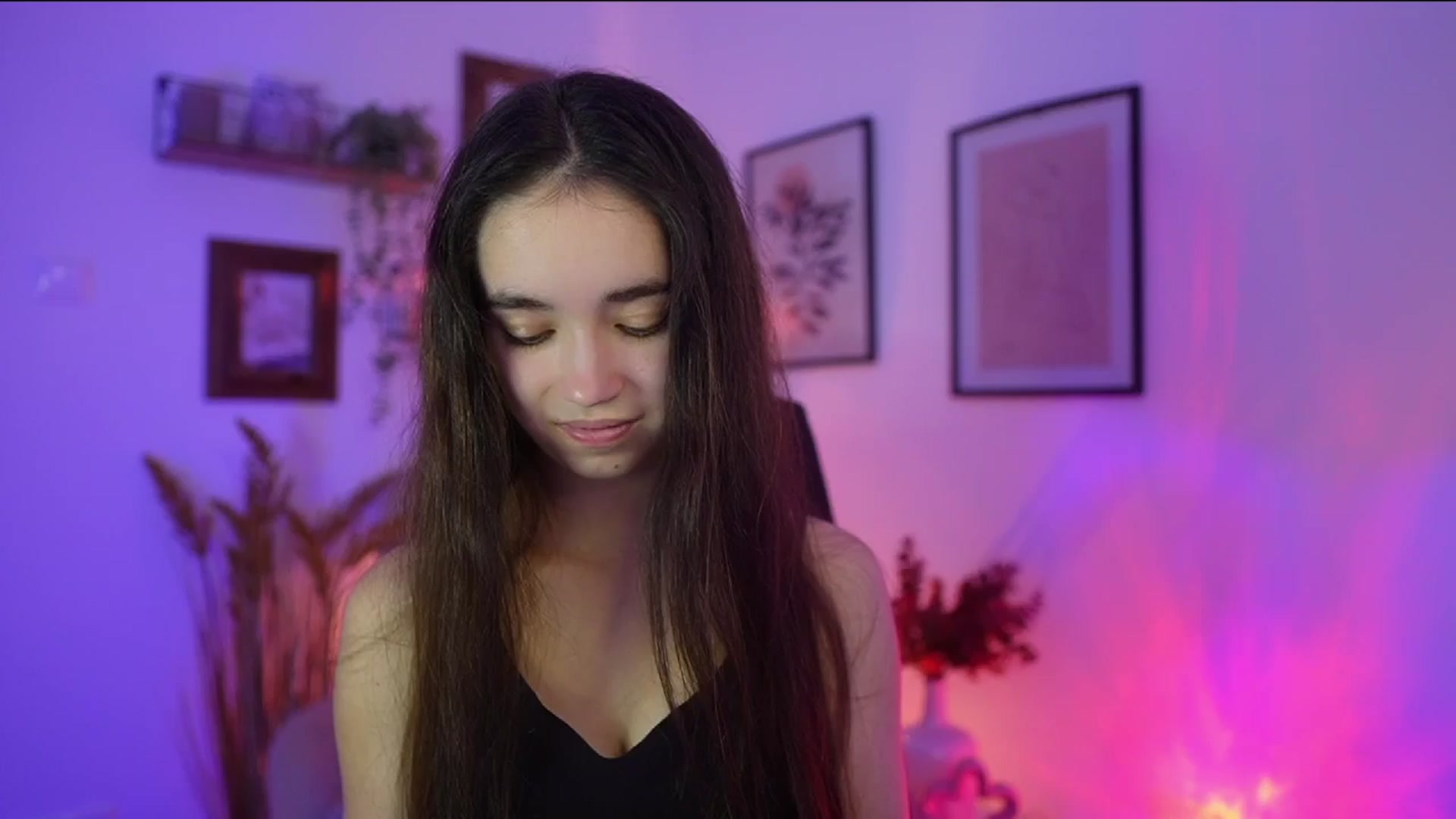 Gallery image thumbnail from Gia_Paige18's myfreecams stream on, 10/26/2025, 17:17 image 6 of 20