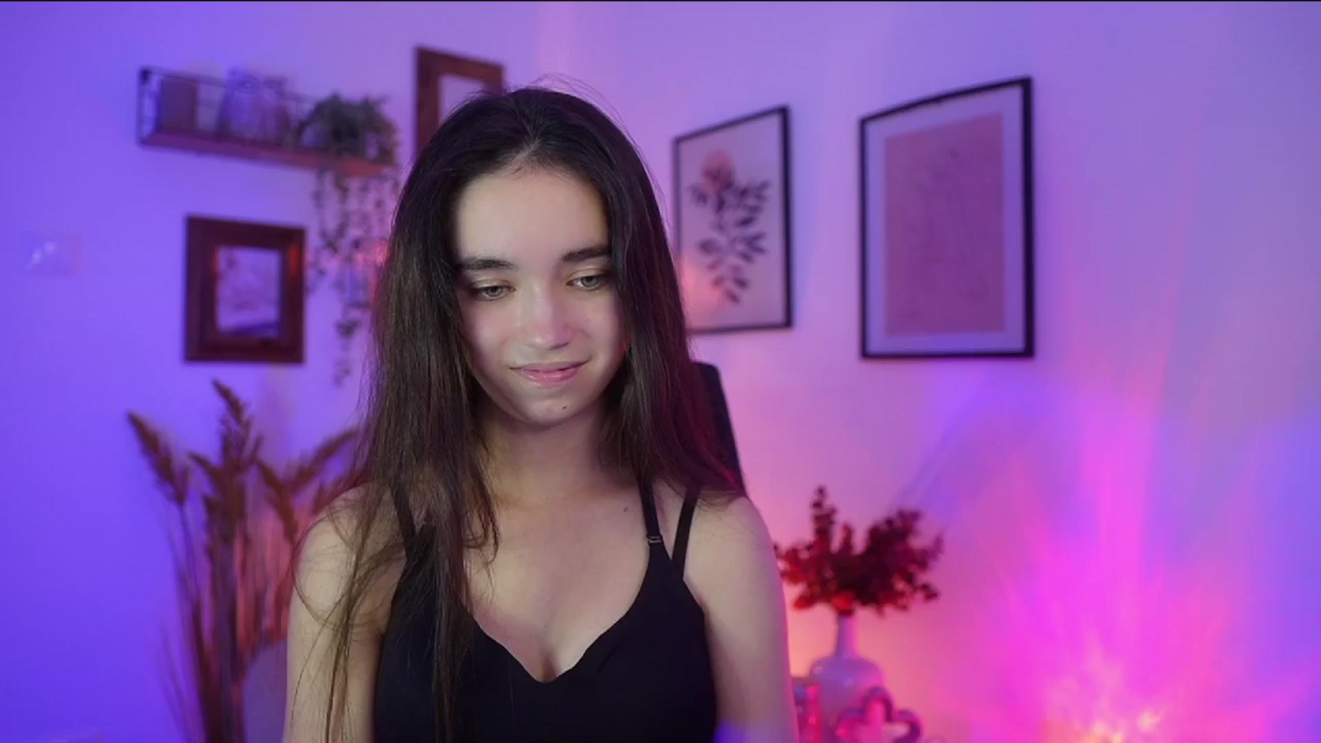 Gallery image thumbnail from Gia_Paige18's myfreecams stream on, 10/26/2025, 19:03 image 18 of 20