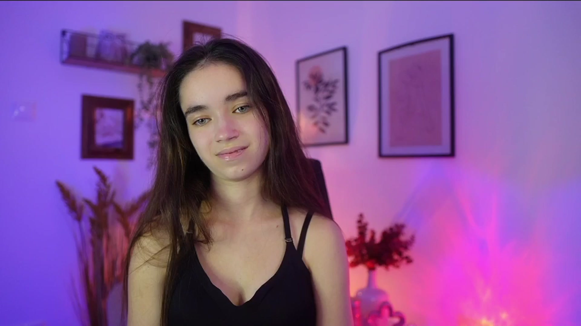 Gallery image thumbnail from Gia_Paige18's myfreecams stream on, 10/26/2025, 19:03 image 17 of 20