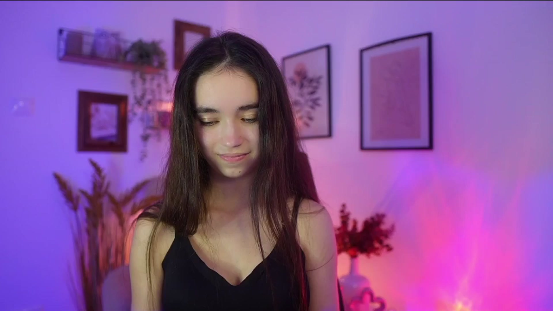 Gallery image thumbnail from Gia_Paige18's myfreecams stream on, 10/26/2025, 19:03 image 5 of 20