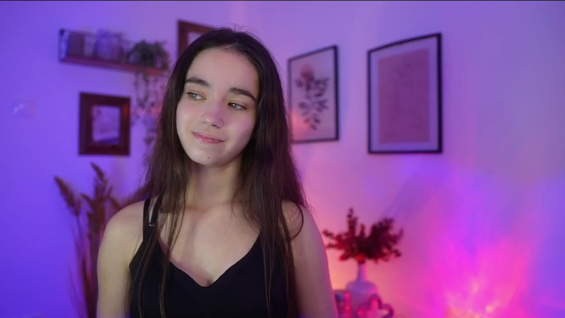 Gallery image thumbnail from Gia_Paige18's myfreecams stream on, 10/26/2025, 19:03 image 8 of 20