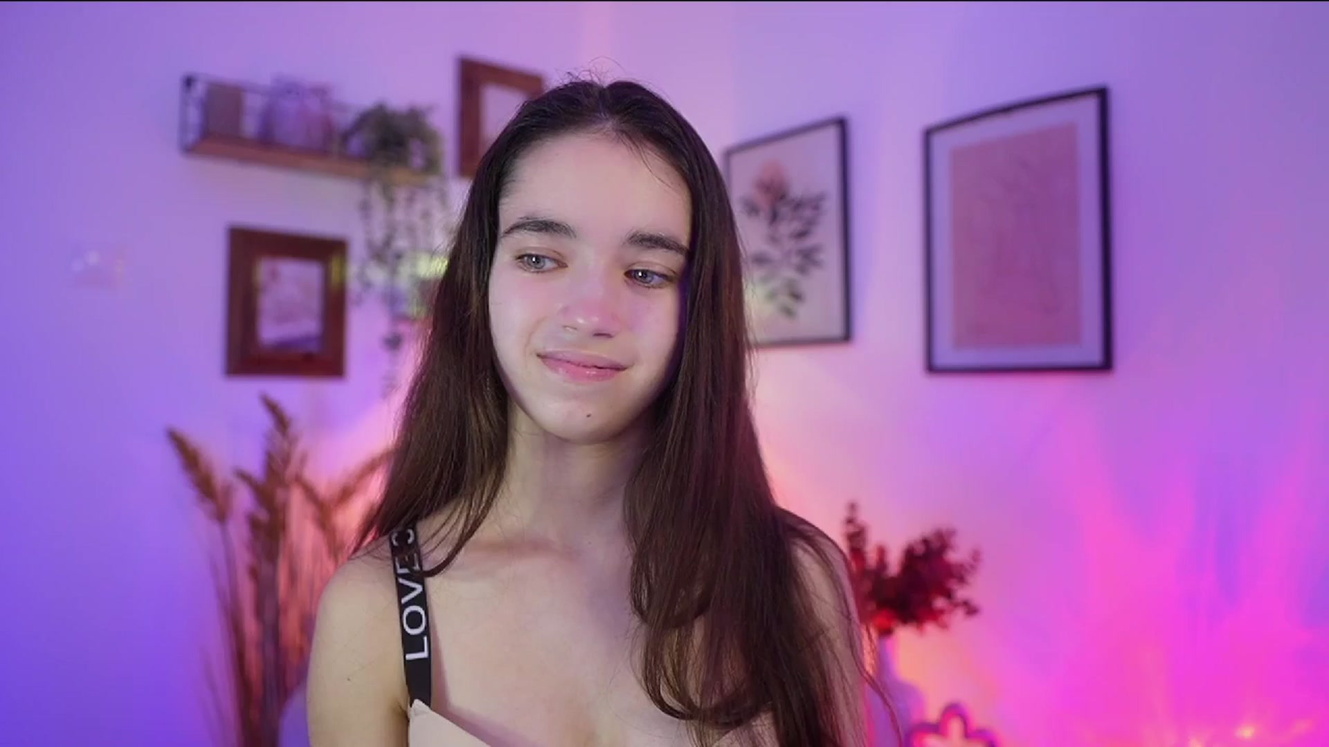 Gallery image thumbnail from Gia_Paige18's myfreecams stream on, 10/30/2025, 18:43 image 7 of 20