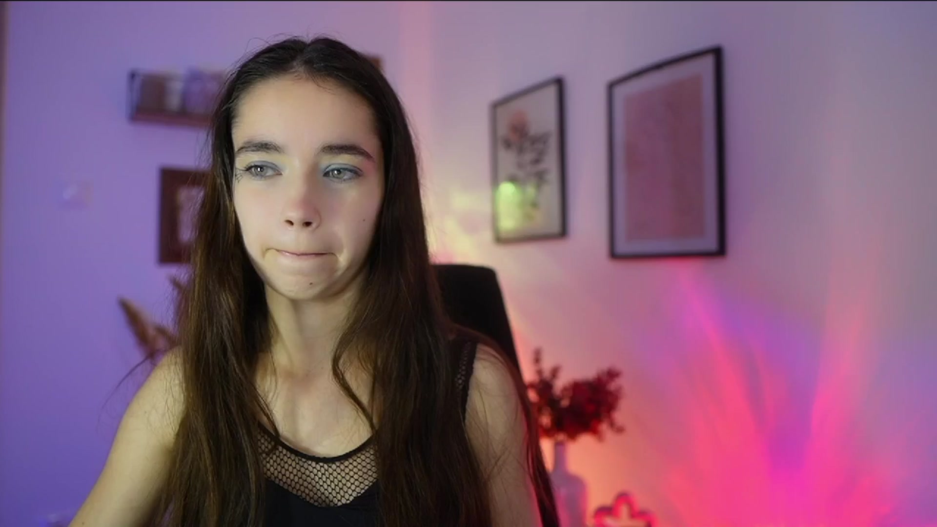 Gallery image thumbnail from Gia_Paige18's myfreecams stream on, 10/31/2025, 10:59 image 9 of 20
