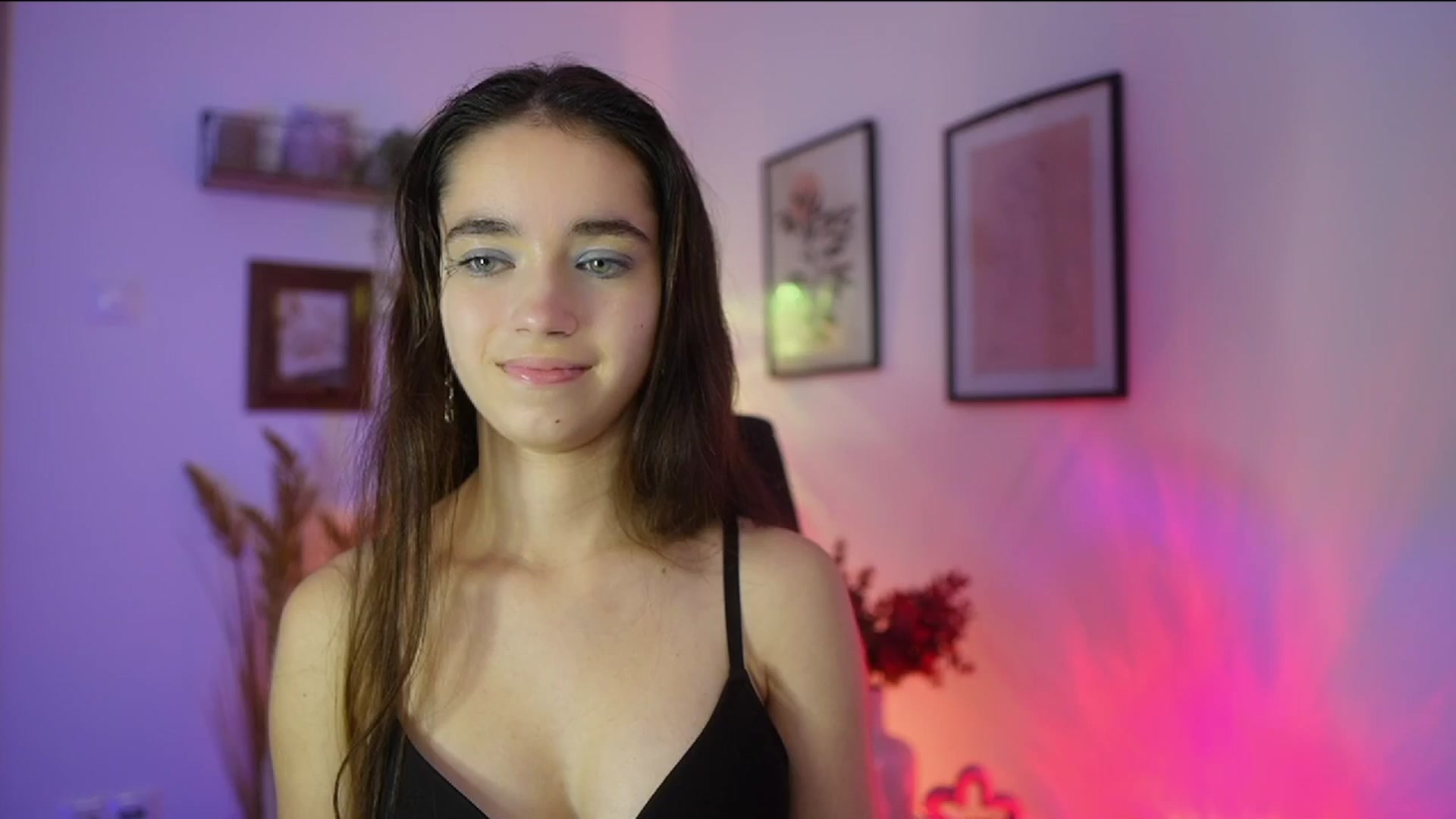 Gallery image thumbnail from Gia_Paige18's myfreecams stream on, 10/31/2025, 13:48 image 7 of 20