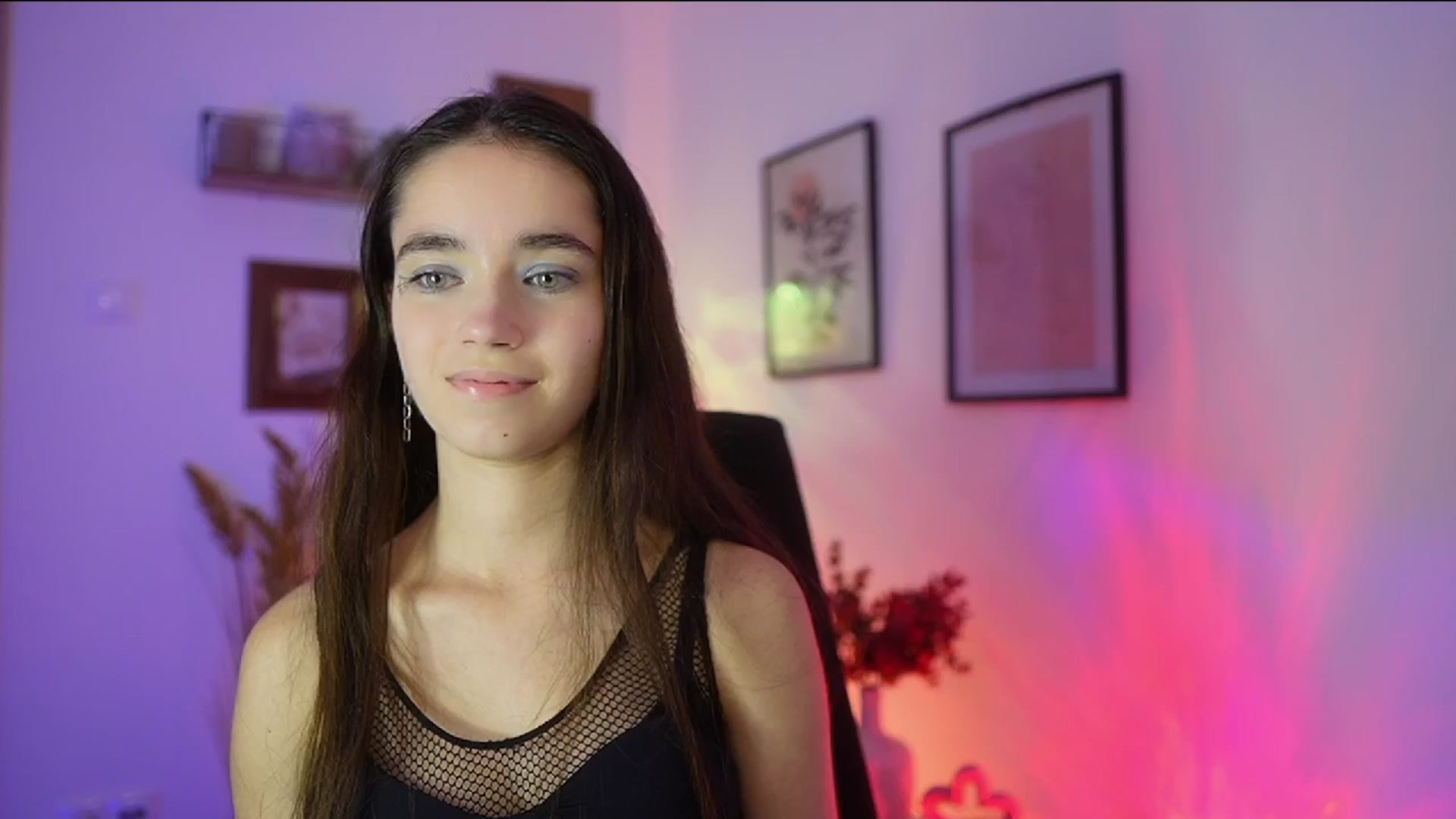 Gallery image thumbnail from Gia_Paige18's myfreecams stream on, 10/31/2025, 19:02 image 5 of 20