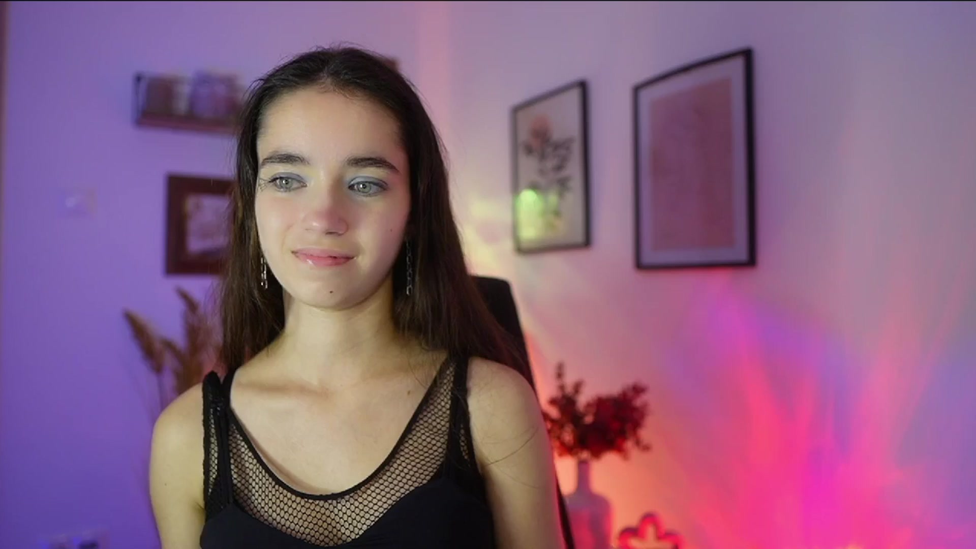 Gallery image thumbnail from Gia_Paige18's myfreecams stream on, 10/31/2025, 19:02 image 1 of 20