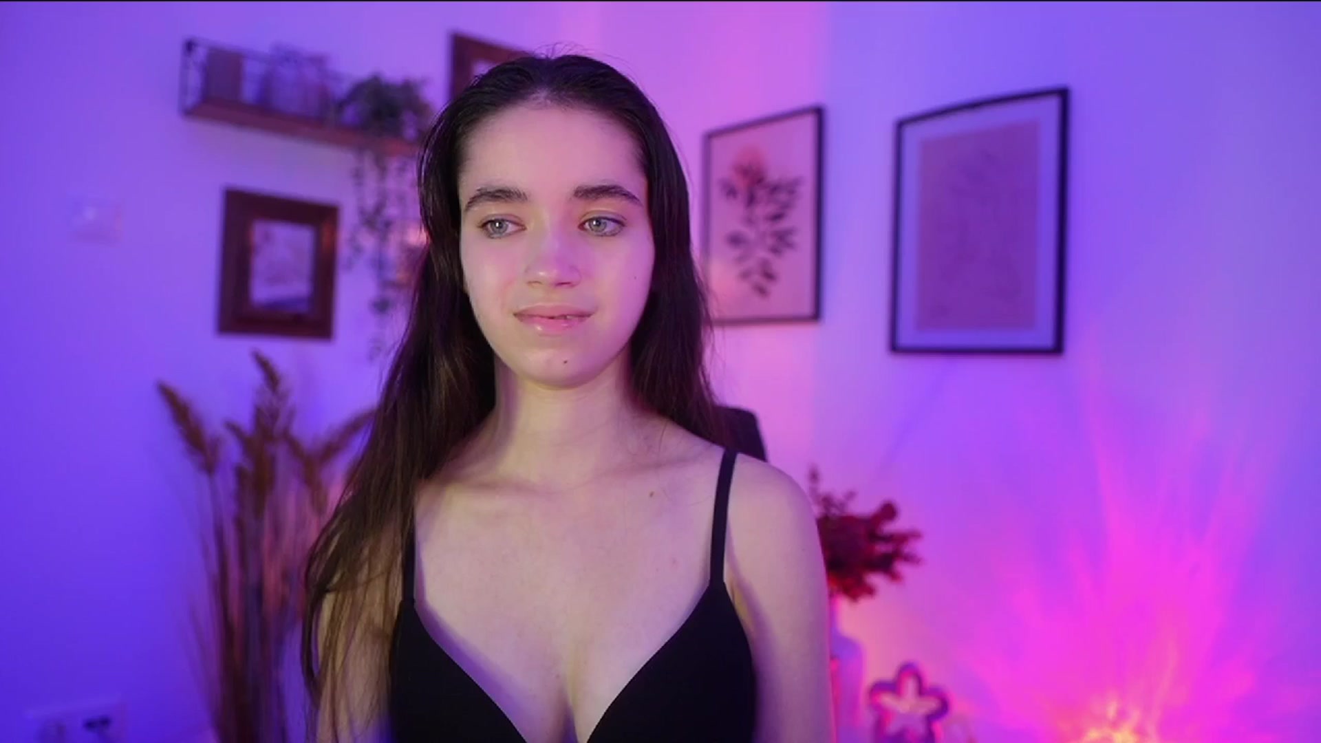 Gallery image thumbnail from Gia_Paige18's myfreecams stream on, 11/01/2025, 16:01 image 19 of 20
