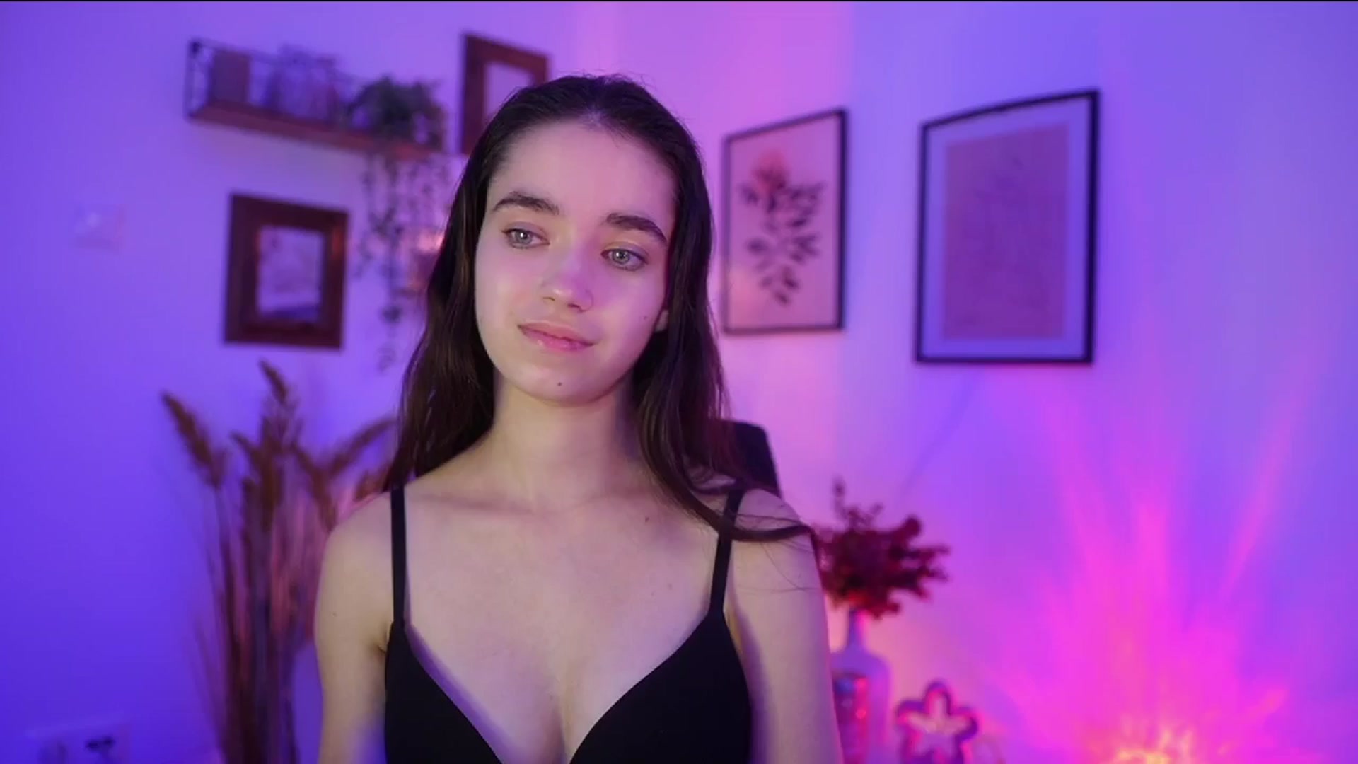 Gallery image thumbnail from Gia_Paige18's myfreecams stream on, 11/01/2025, 18:47 image 15 of 20