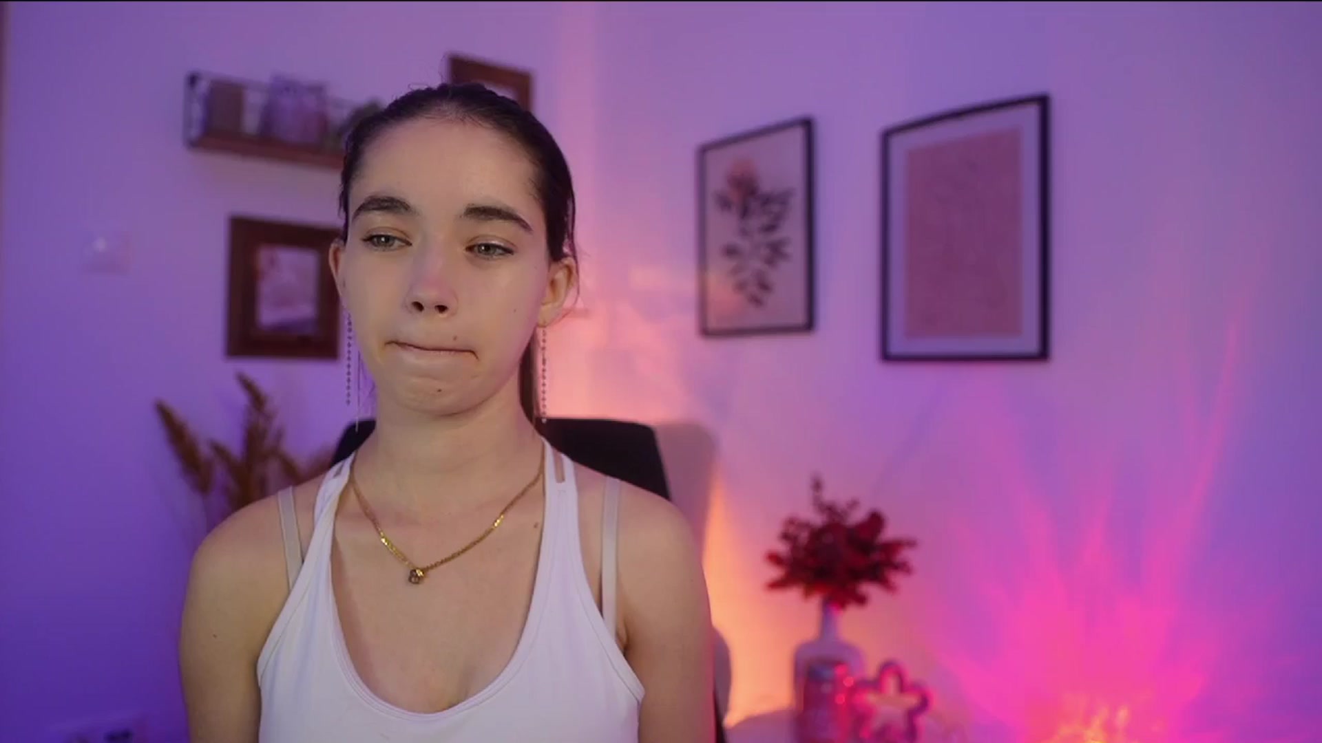 Gallery image thumbnail from Gia_Paige18's myfreecams stream on, 11/04/2025, 15:25 image 1 of 20