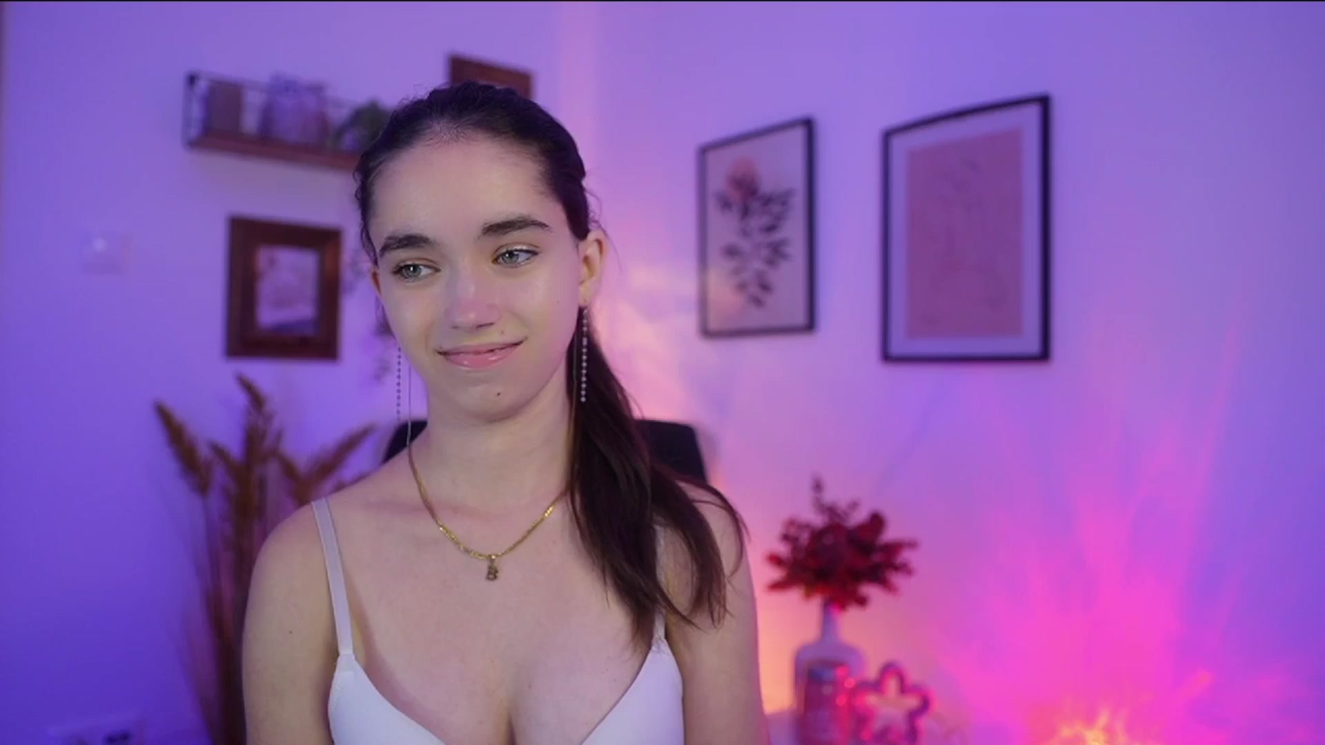 Gallery image thumbnail from Gia_Paige18's myfreecams stream on, 11/04/2025, 18:55 image 3 of 20