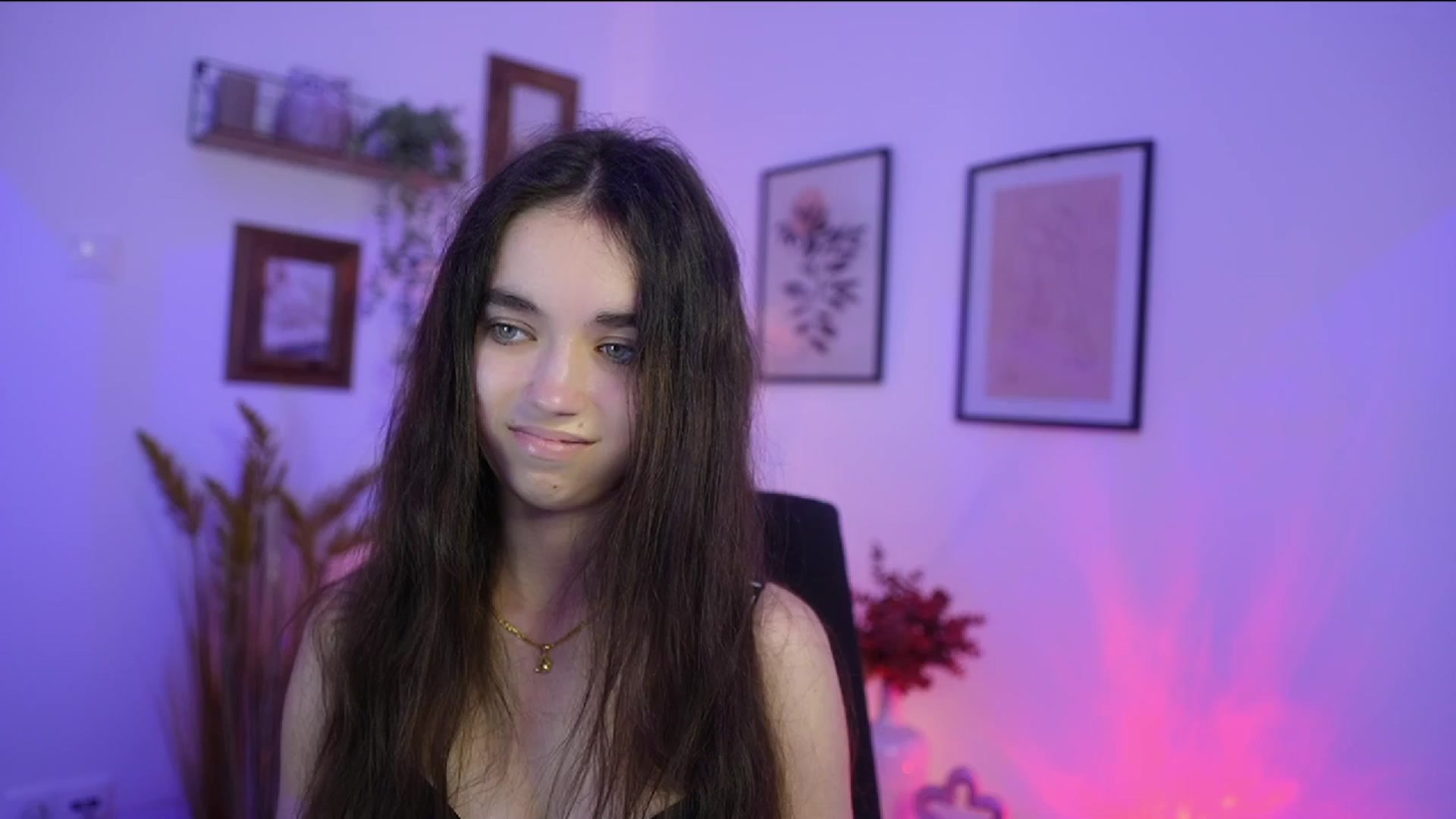 Gallery image thumbnail from Gia_Paige18's myfreecams stream on, 11/06/2025, 12:22 image 16 of 20