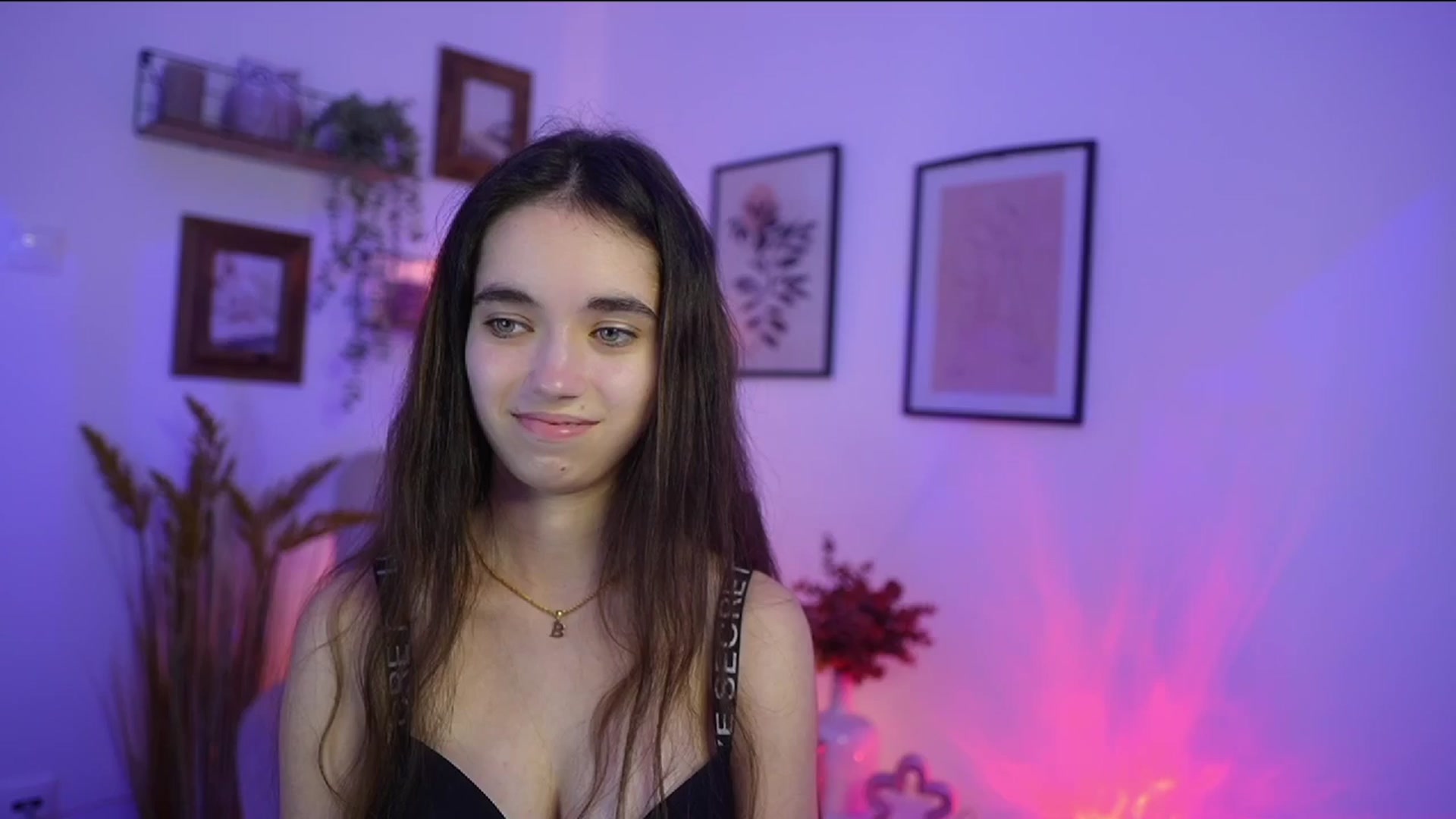 Gallery image thumbnail from Gia_Paige18's myfreecams stream on, 11/06/2025, 17:52 image 13 of 20