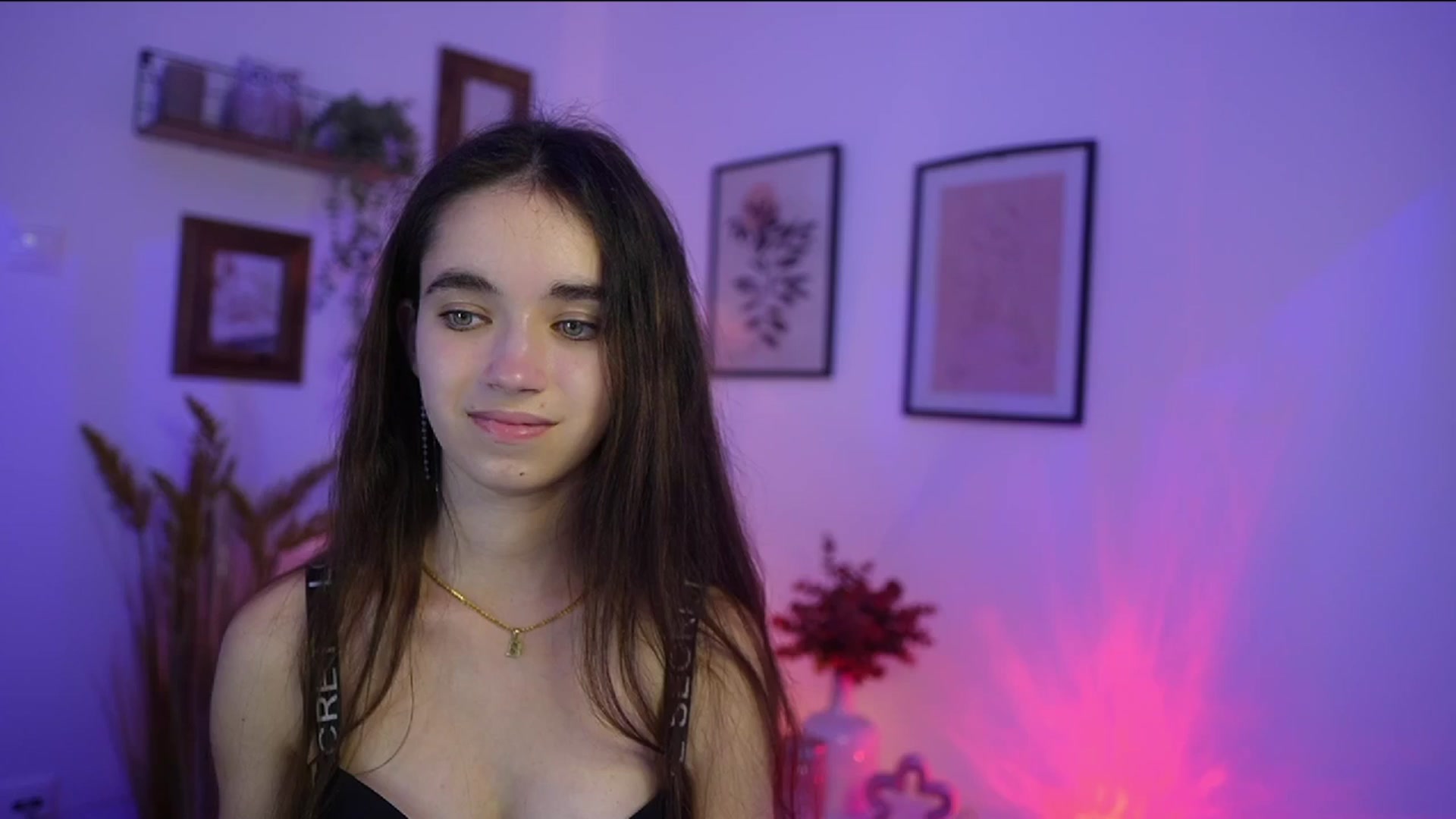 Gallery image thumbnail from Gia_Paige18's myfreecams stream on, 11/06/2025, 17:52 image 6 of 20