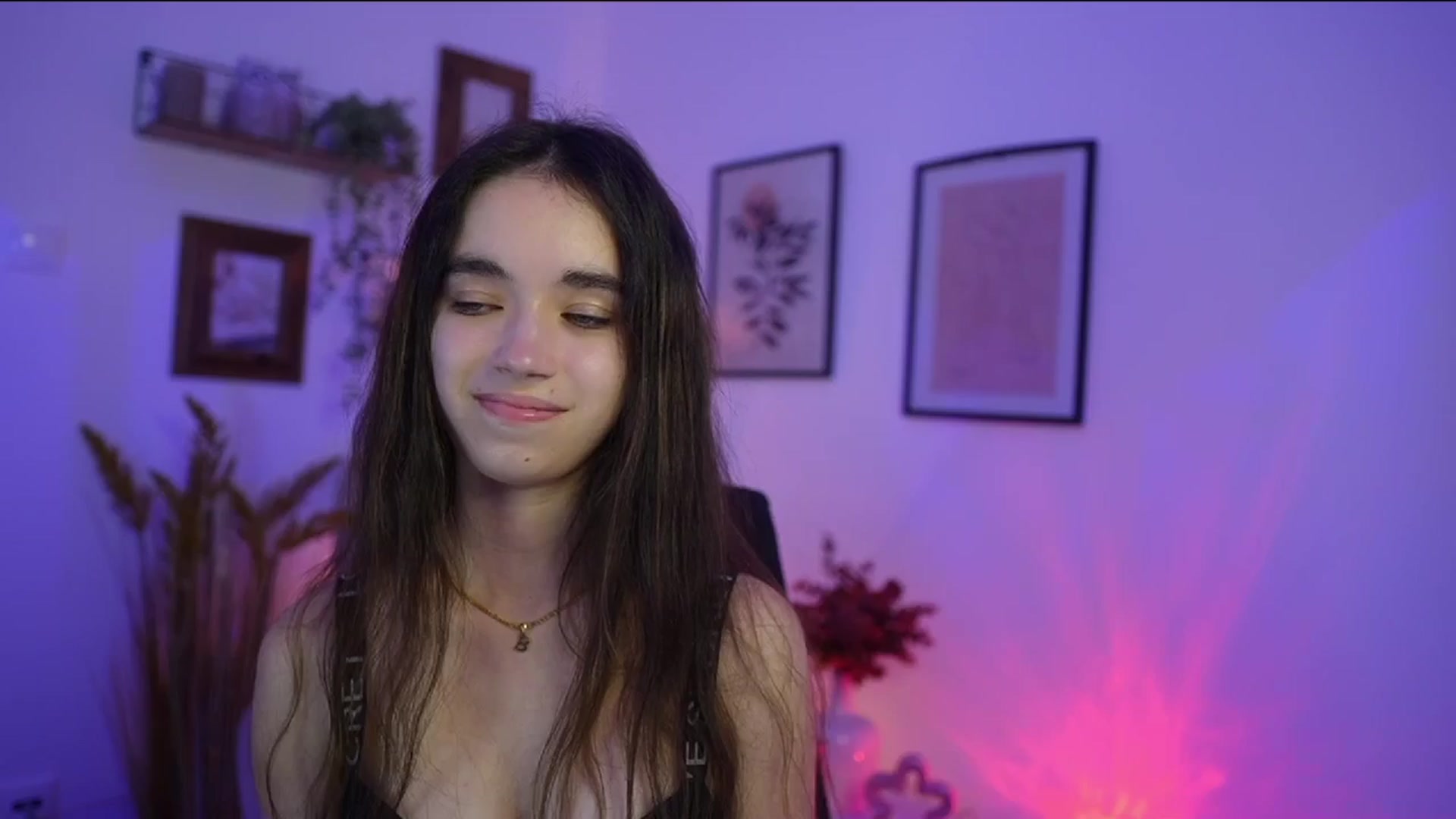 Gallery image thumbnail from Gia_Paige18's myfreecams stream on, 11/06/2025, 17:52 image 15 of 20