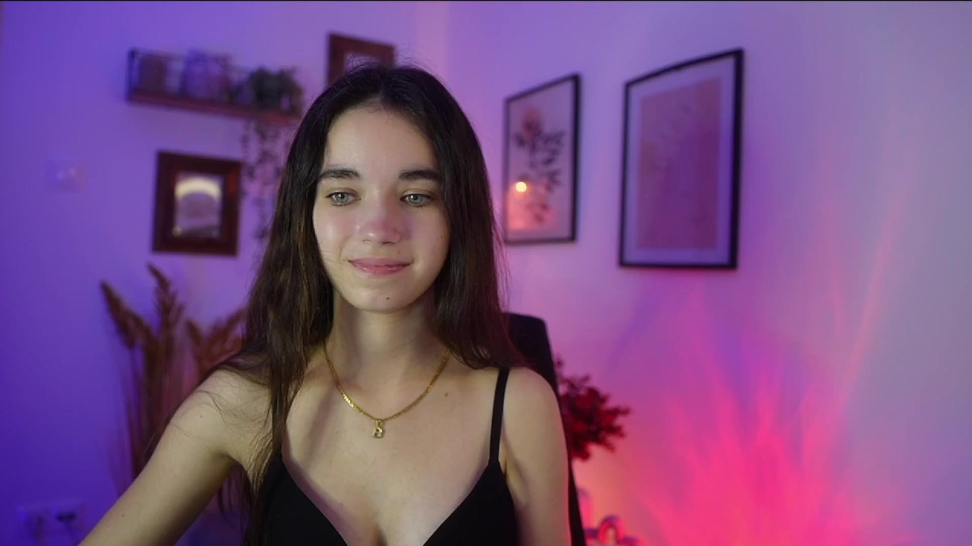 Gallery image thumbnail from Gia_Paige18's myfreecams stream on, 11/07/2025, 15:23 image 12 of 20