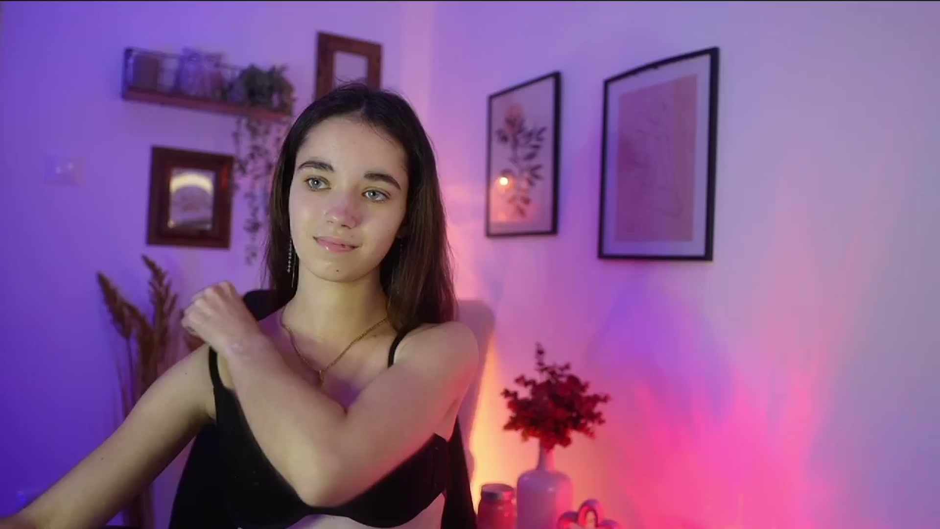 Gallery image thumbnail from Gia_Paige18's myfreecams stream on, 11/07/2025, 15:23 image 18 of 20
