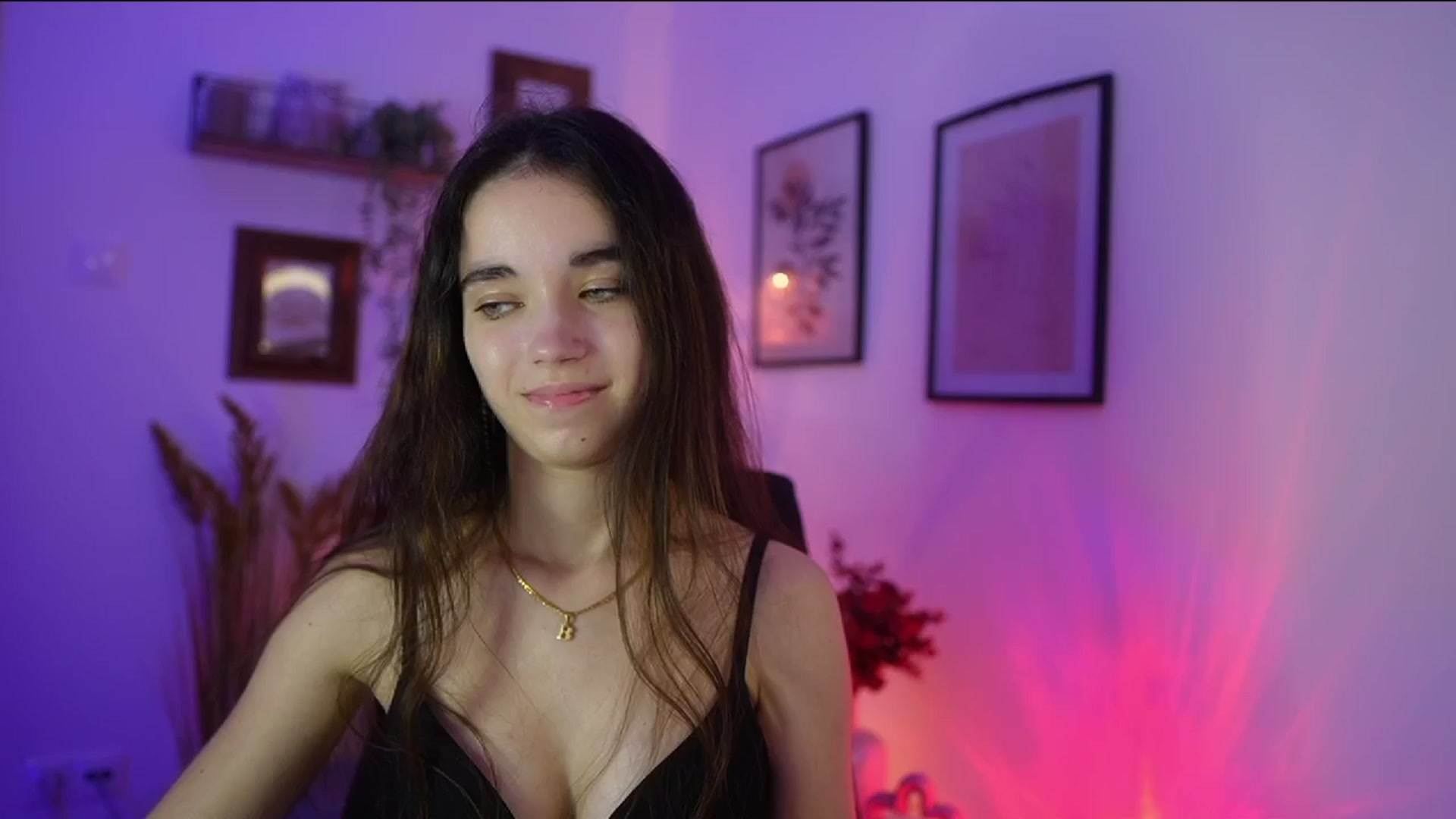 Gallery image thumbnail from Gia_Paige18's myfreecams stream on, 11/07/2025, 15:23 image 11 of 20