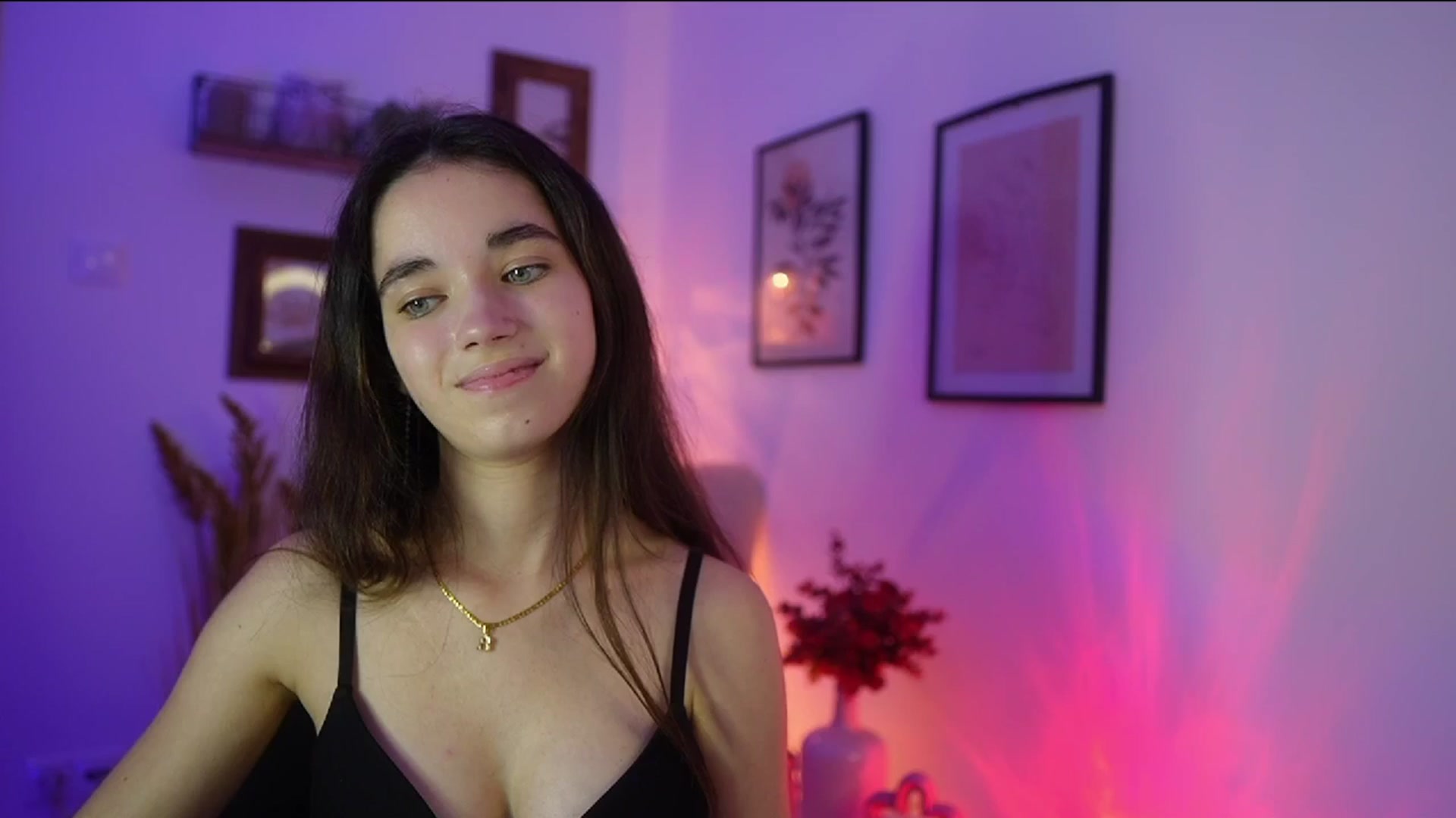 Gallery image thumbnail from Gia_Paige18's myfreecams stream on, 11/07/2025, 18:53 image 19 of 20