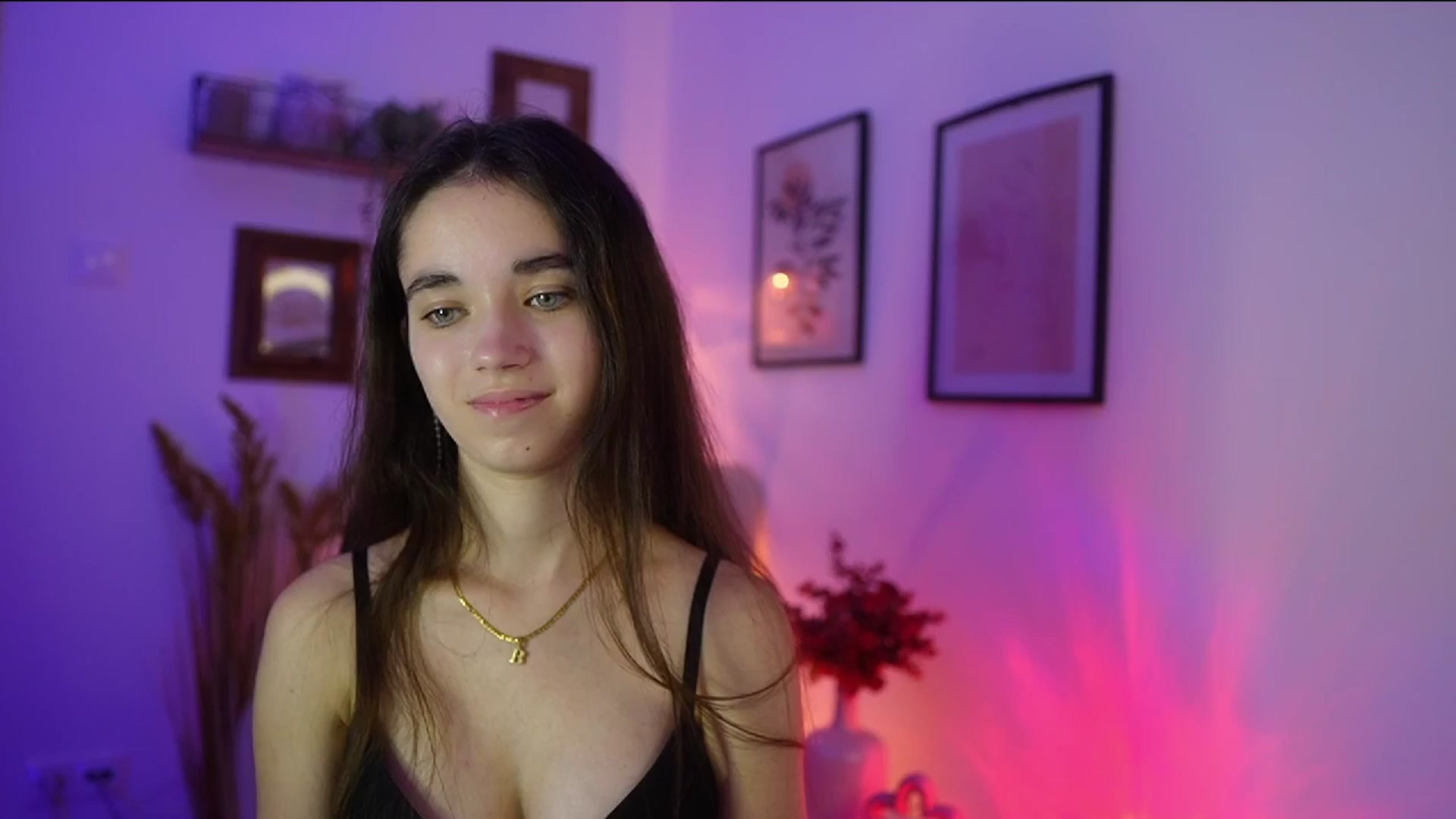Gallery image thumbnail from Gia_Paige18's myfreecams stream on, 11/07/2025, 18:53 image 14 of 20
