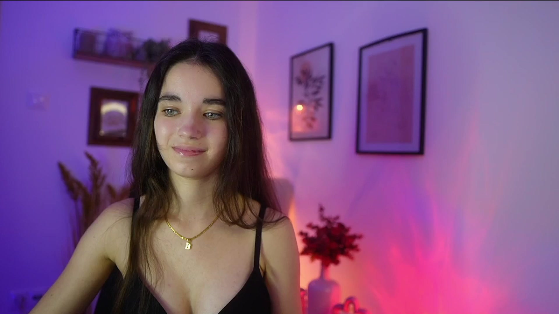 Gallery image thumbnail from Gia_Paige18's myfreecams stream on, 11/07/2025, 18:53 image 10 of 20