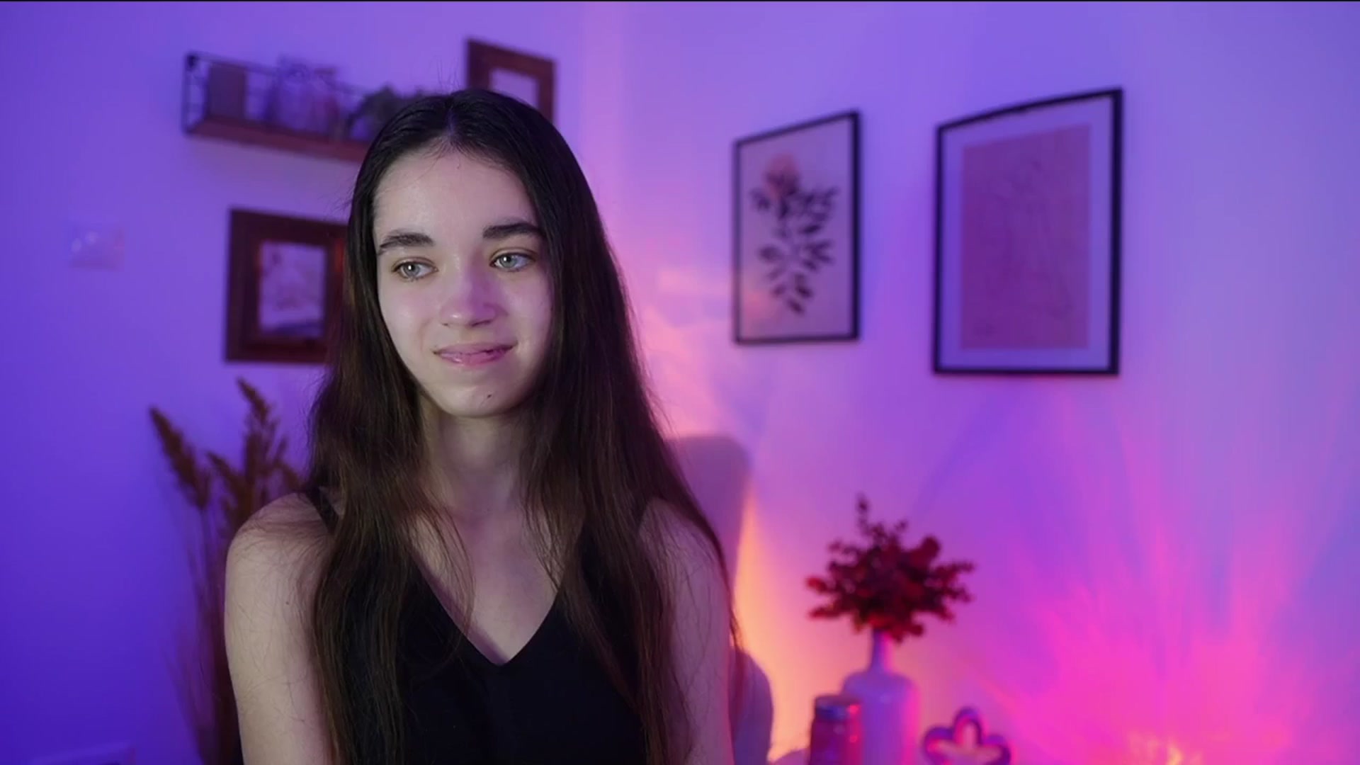 Gallery image thumbnail from Gia_Paige18's myfreecams stream on, 11/09/2025, 15:30 image 17 of 20
