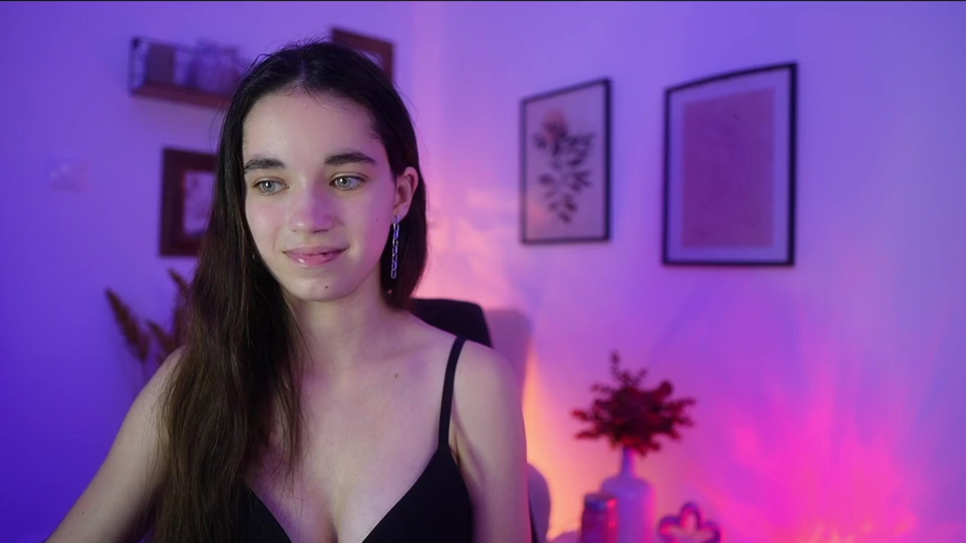 Gallery image thumbnail from Gia_Paige18's myfreecams stream on, 11/09/2025, 22:02 image 18 of 20