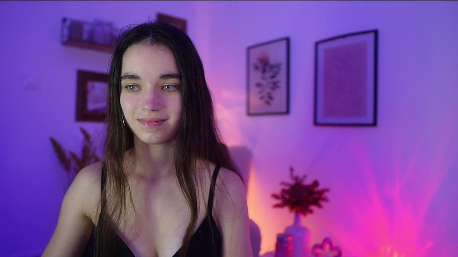 Gallery image thumbnail from Gia_Paige18's myfreecams stream on, 11/09/2025, 23:52 image 5 of 20