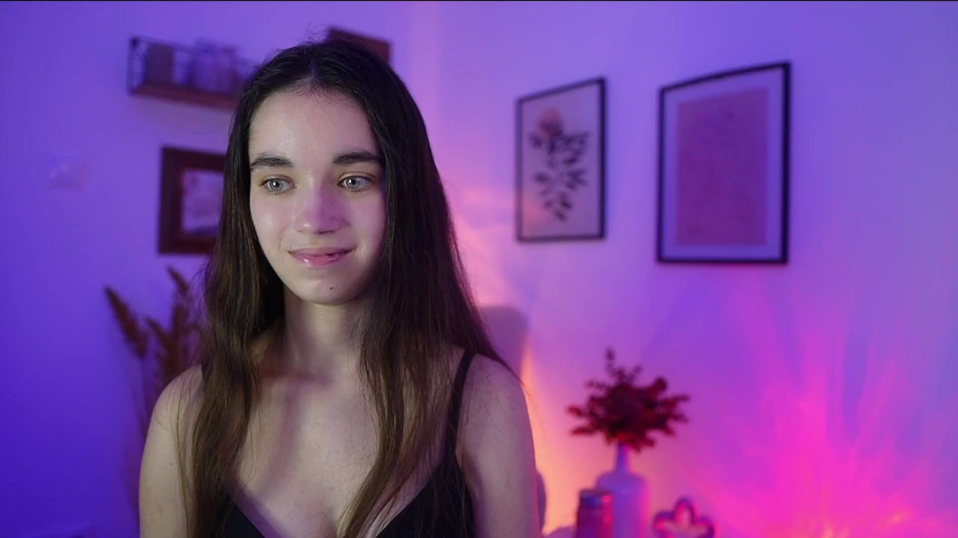 Gallery image thumbnail from Gia_Paige18's myfreecams stream on, 11/09/2025, 23:52 image 12 of 20
