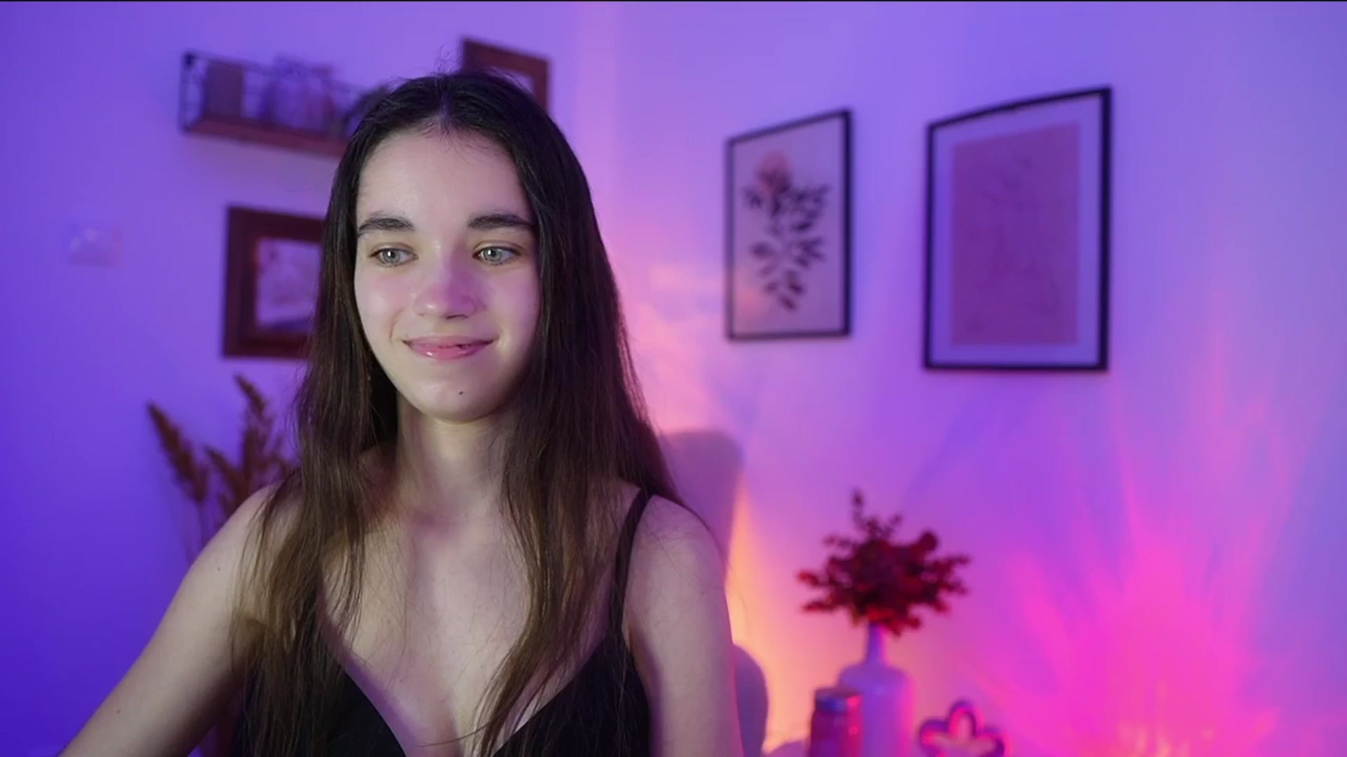 Gallery image thumbnail from Gia_Paige18's myfreecams stream on, 11/09/2025, 23:52 image 10 of 20