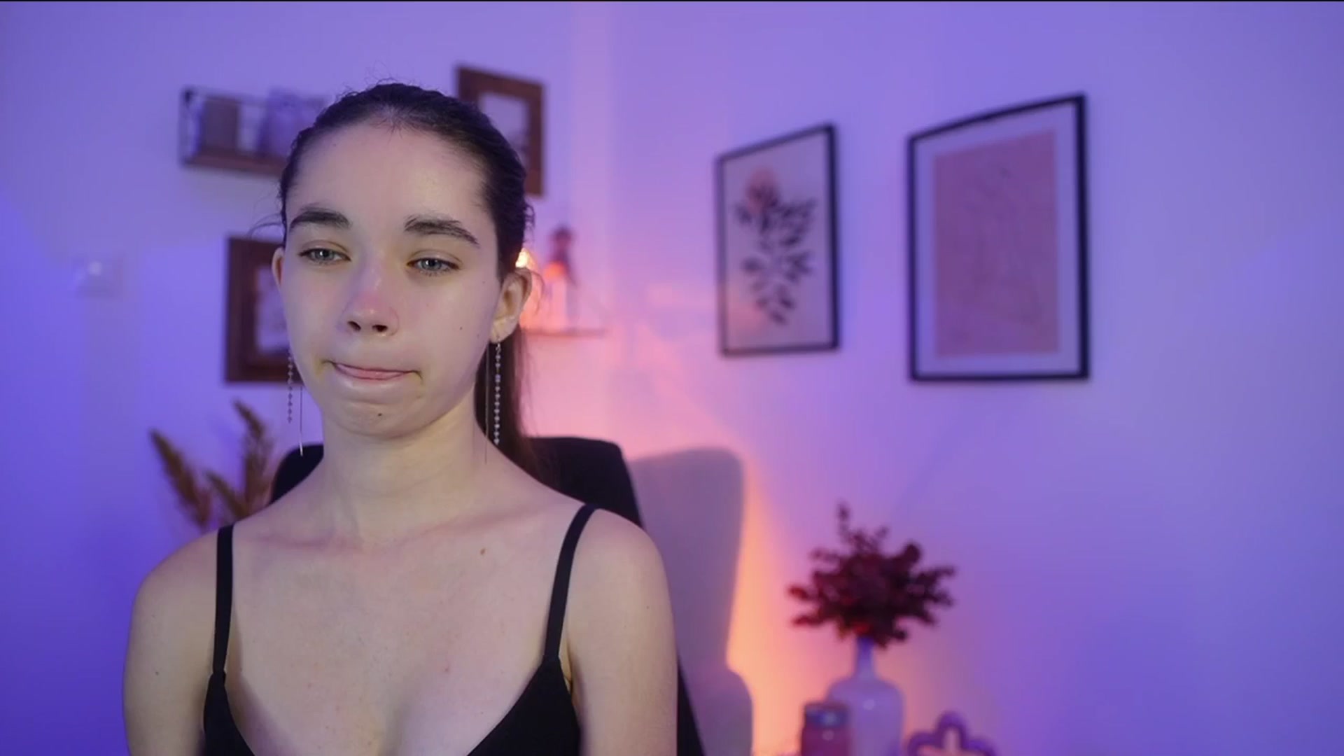 Gallery image thumbnail from Gia_Paige18's myfreecams stream on, 11/13/2025, 15:54 image 11 of 20
