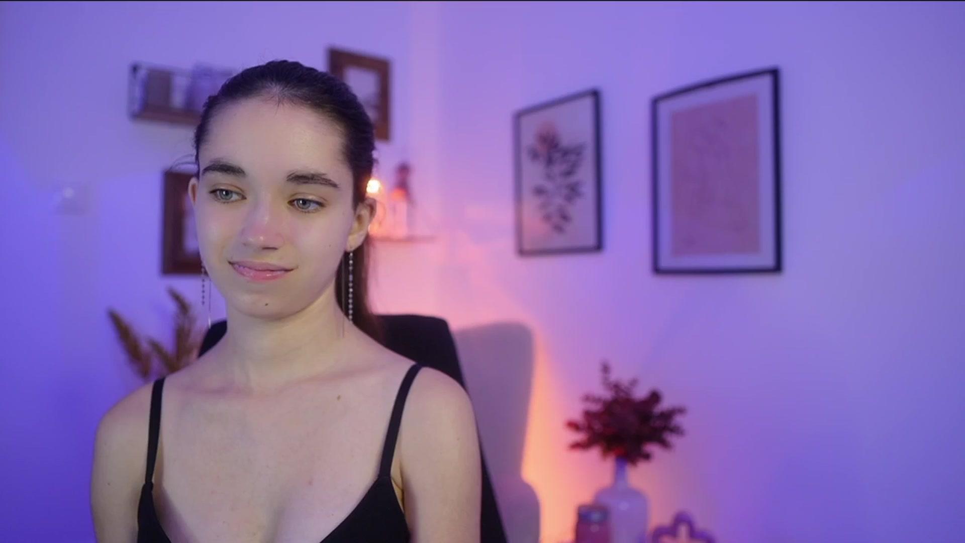 Gallery image thumbnail from Gia_Paige18's myfreecams stream on, 11/13/2025, 15:54 image 19 of 20